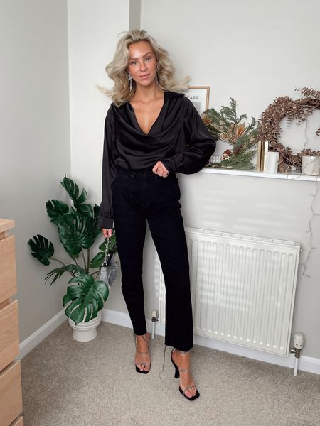 Minimal Christmas party outfit 

Satin drape blouse - in the style
 Black straight leg jeans - in the style 
Black diamonte heels - old asos
Sparkly bag - old Primark 
Sparkly statement earrings - H&M 

#LTKSeasonal #LTKeurope #LTKstyletip