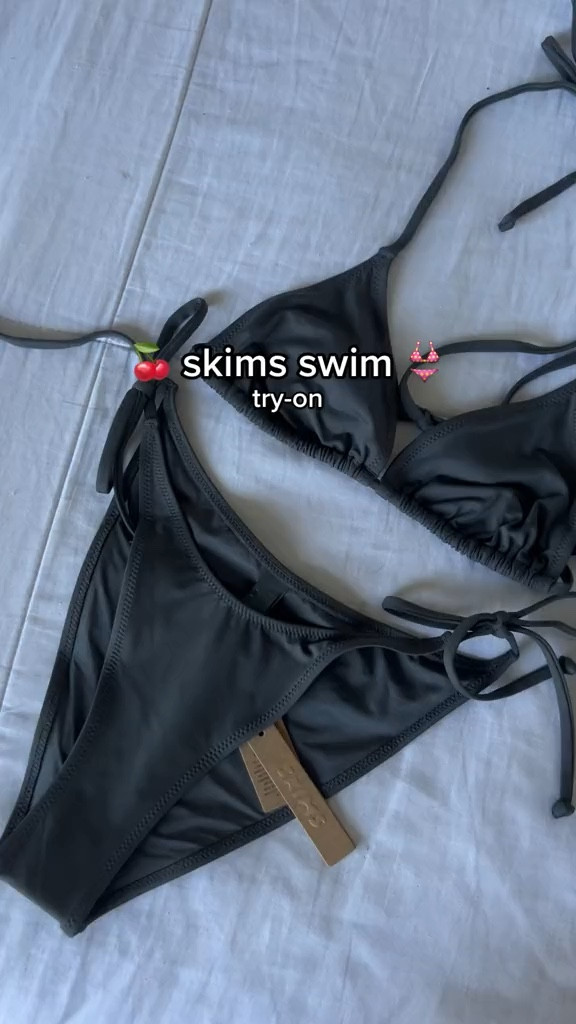 Skims swim wearing size M 

#LTKstyletip #LTKtravel #LTKswim