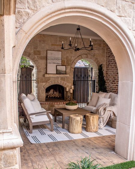 Neutral Outdoor Home Styling

Outdoor styling  outdoor decor  outdoor fireplace  Home decor  Home Styling  Outdoor living  home living space  backyard styling

#LTKstyletip #LTKhome