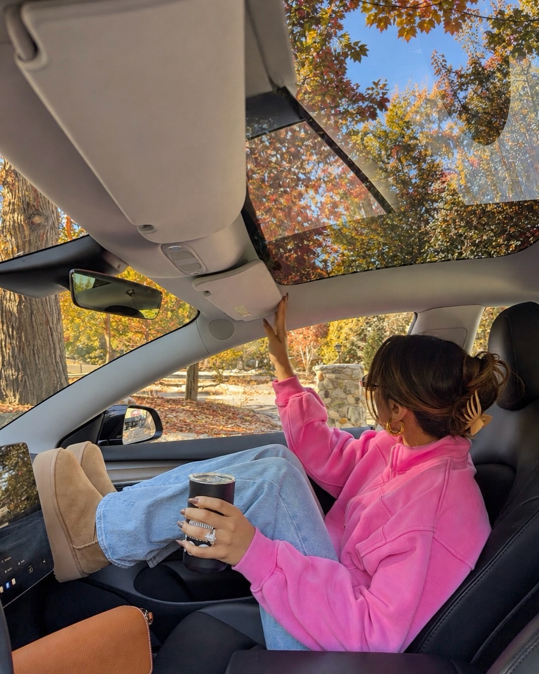 Let’s go on a fall roadtrip, shall we? 🥰🚙💖
—
Pinterest aesthetic, fall inspo, fall outfits, pose inspo, Ugg style, autumn season, casual outfit, fall aesthetic, denim ootd
#pinterestgirl #fallvibes #autumniscoming