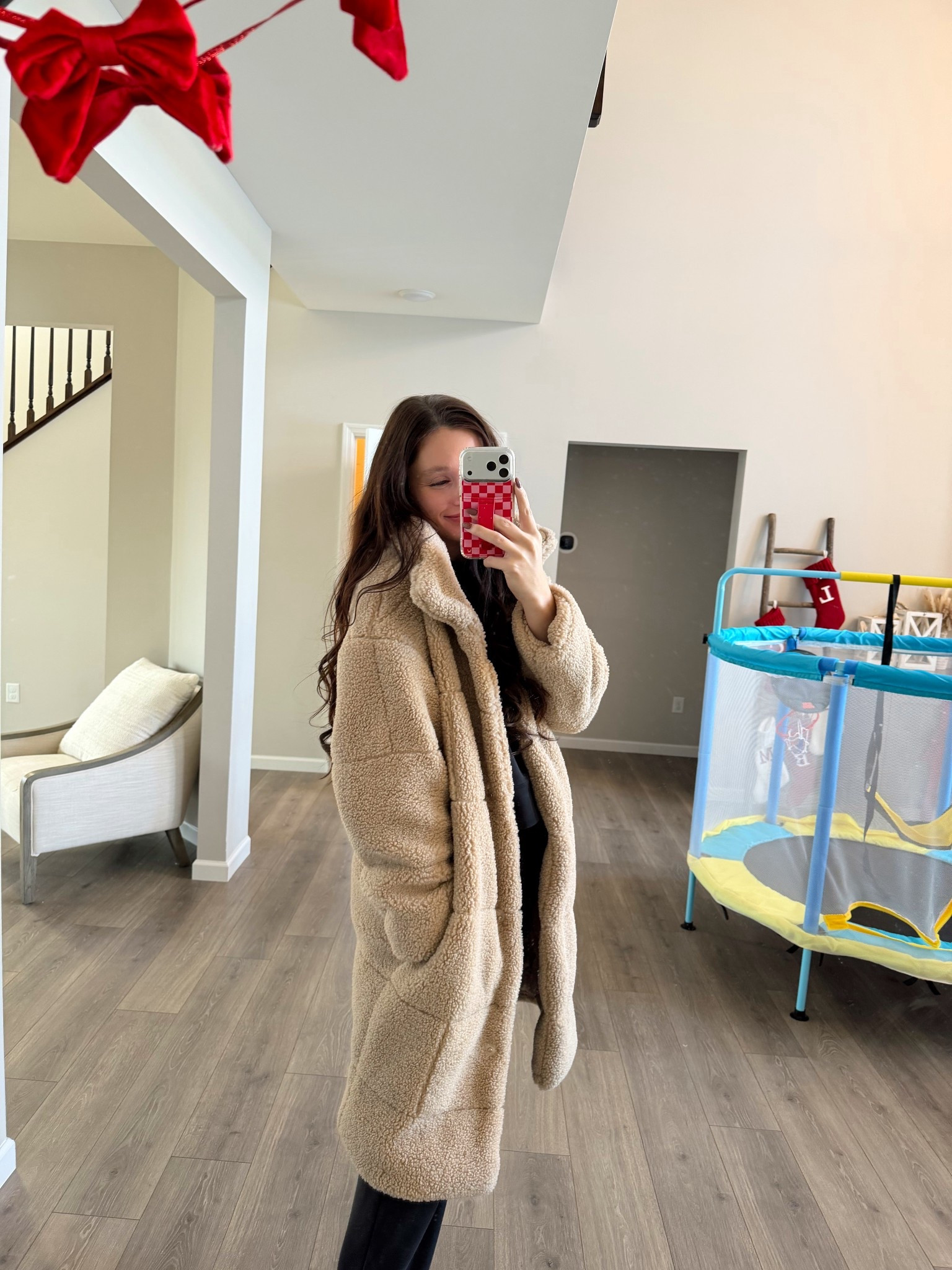 i’ve wanted the Alo coat for 2 years now and it has sold out so quick every year! I did a lot of digging and finally found one super similar! and its 1/3 the price which is even better!🥰🙌🏼

#LTKSeasonal #LTKootd #LTKGiftGuide