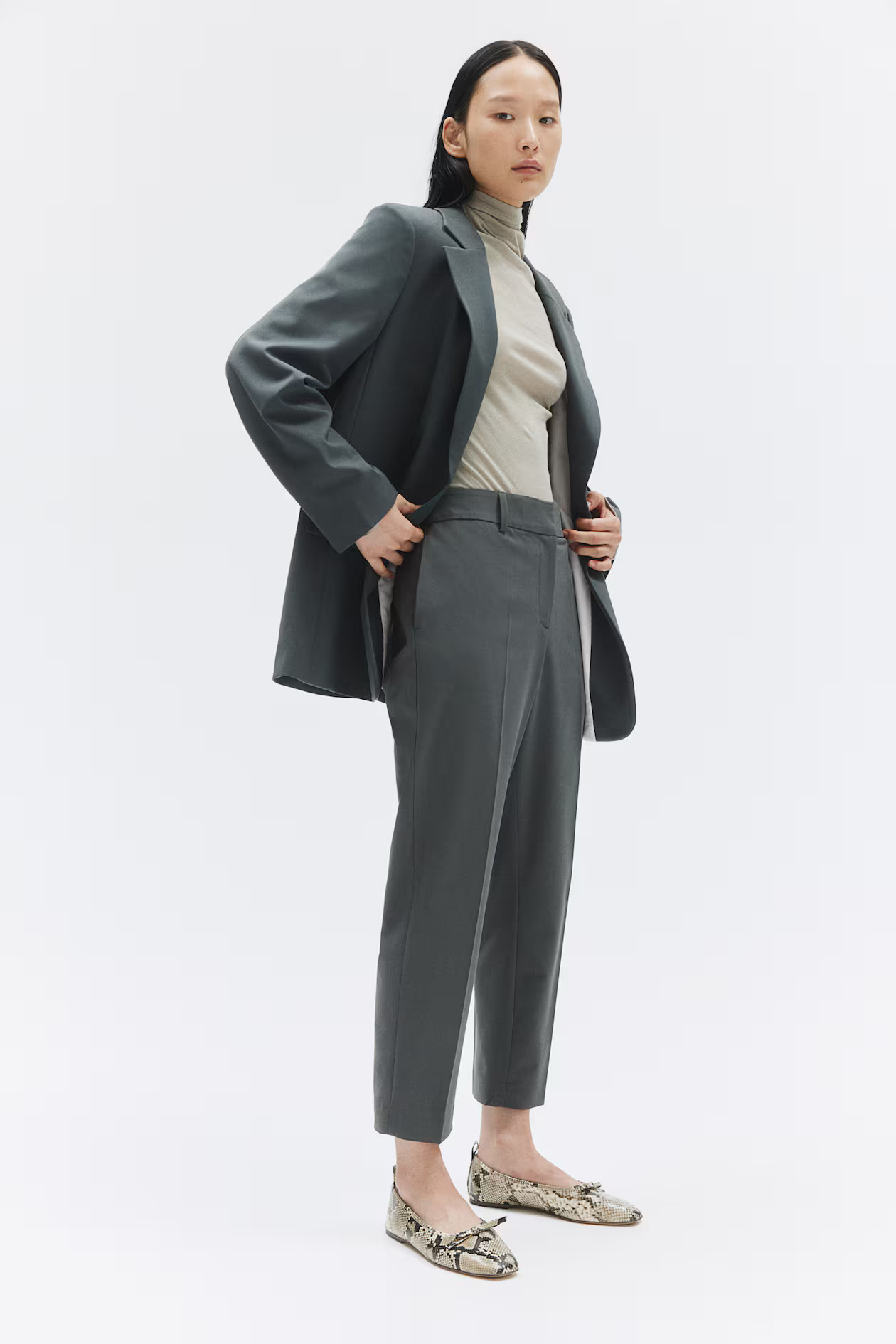 Cigarette trousers - Dark grey-green - Ladies | H&M GB | H&M (UK, MY, IN, SG, PH, TW, HK)