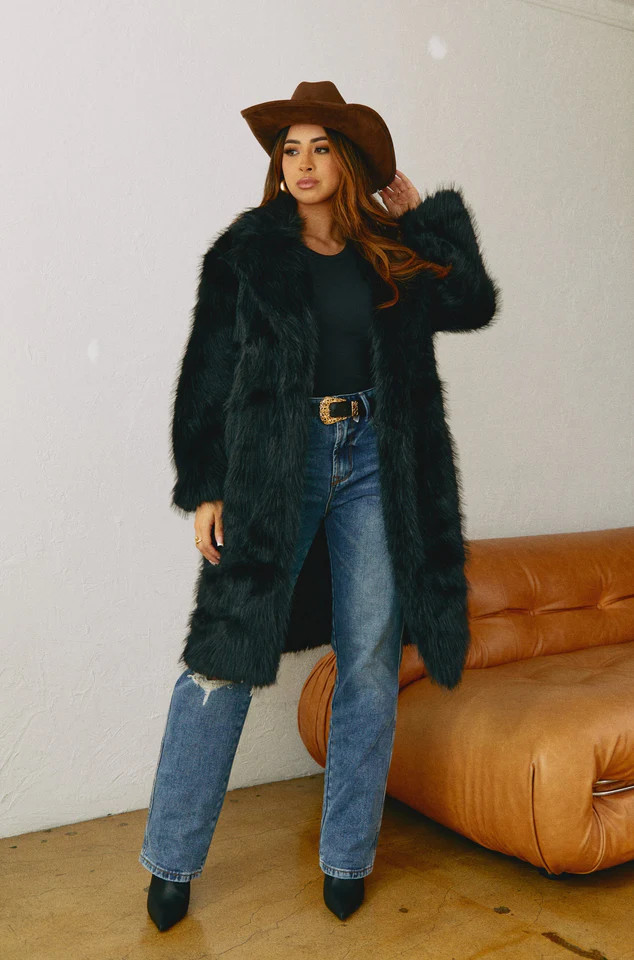 Miss Lola | Griselda Faux Fur Coat Black | MISS LOLA
