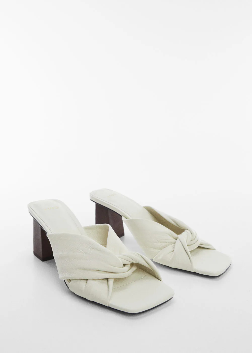 Ledersandalen mit kreuzriemen -  Damen | Mango Deutschland | MANGO (DE)