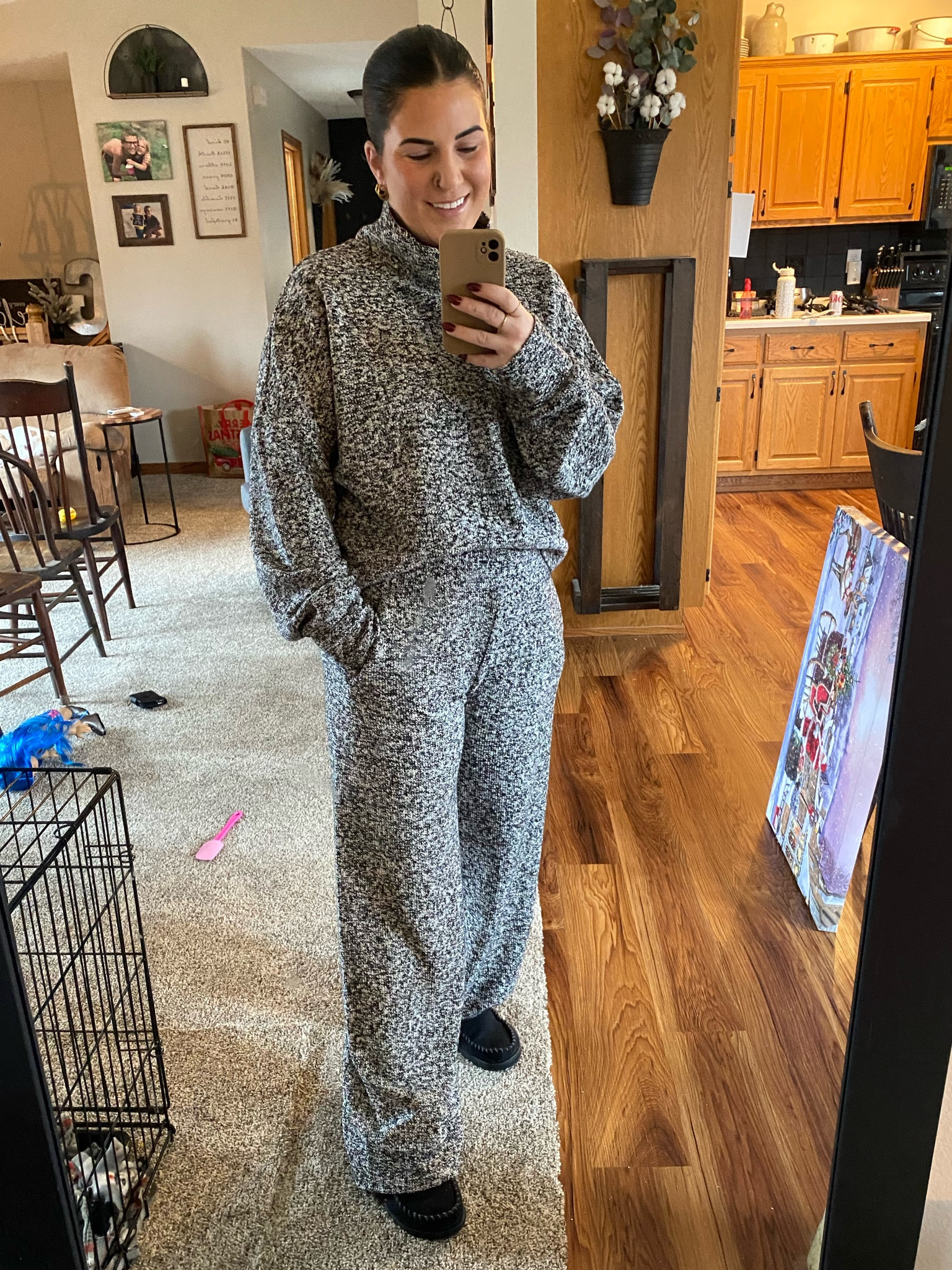 This set from American Eagle will be on repeat! 🙌🏽 I also included the shapewear I like to wear underneath the pants to help camouflage my hip dips and tummy! 😘