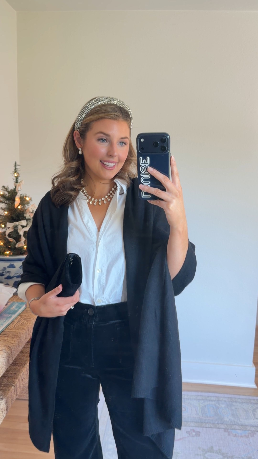 Easy holiday outfit idea! Wearing an XS in top and 26 in pants 