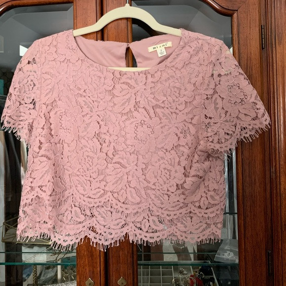 Pink lace crop top 💖 | Poshmark