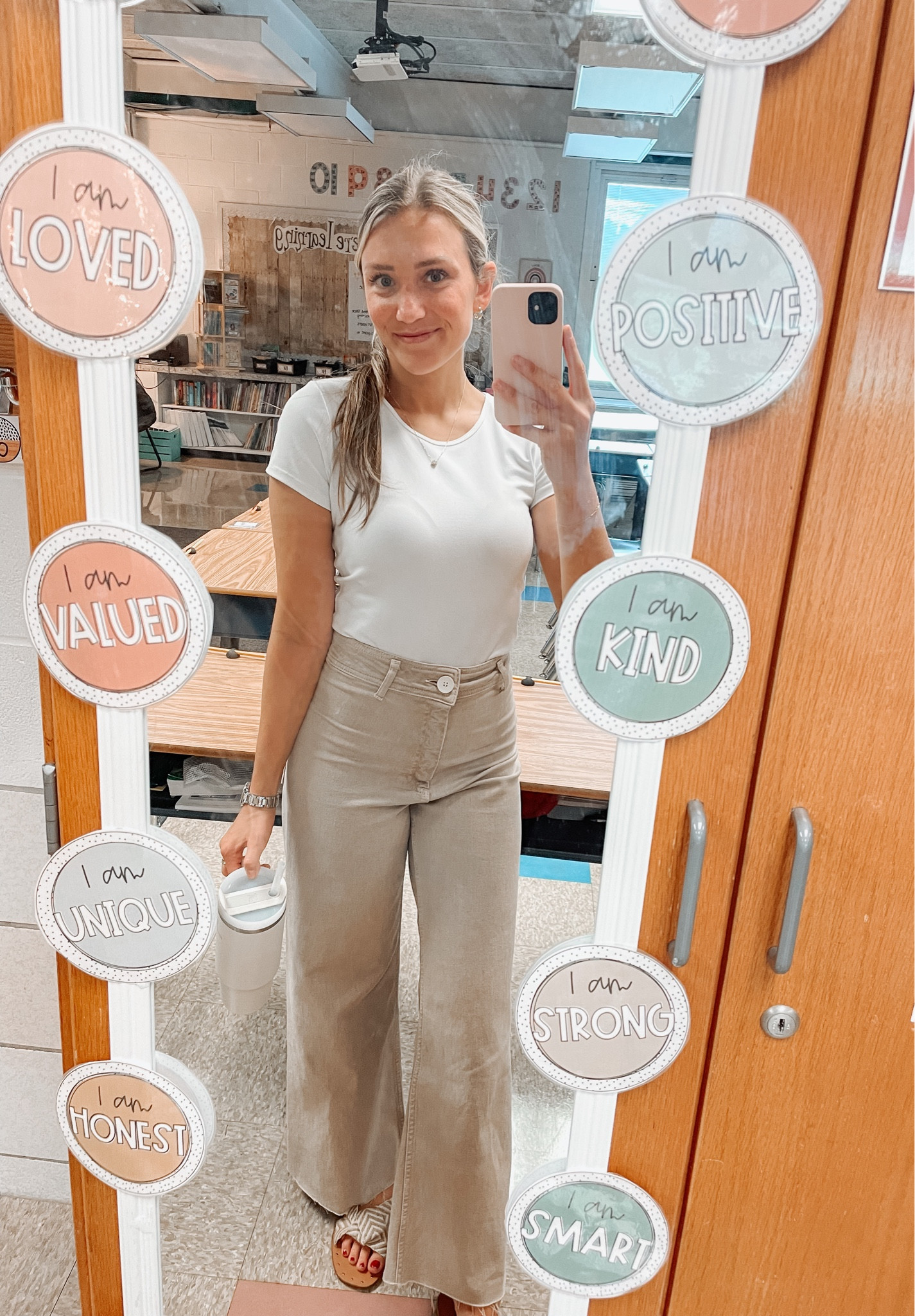 pants are marine straight from Zara! #teacherfit #teacherootd #teacherfashion #workoutfit #workfashion #neutral #abercrombie #zara #amazon #targetshoes 