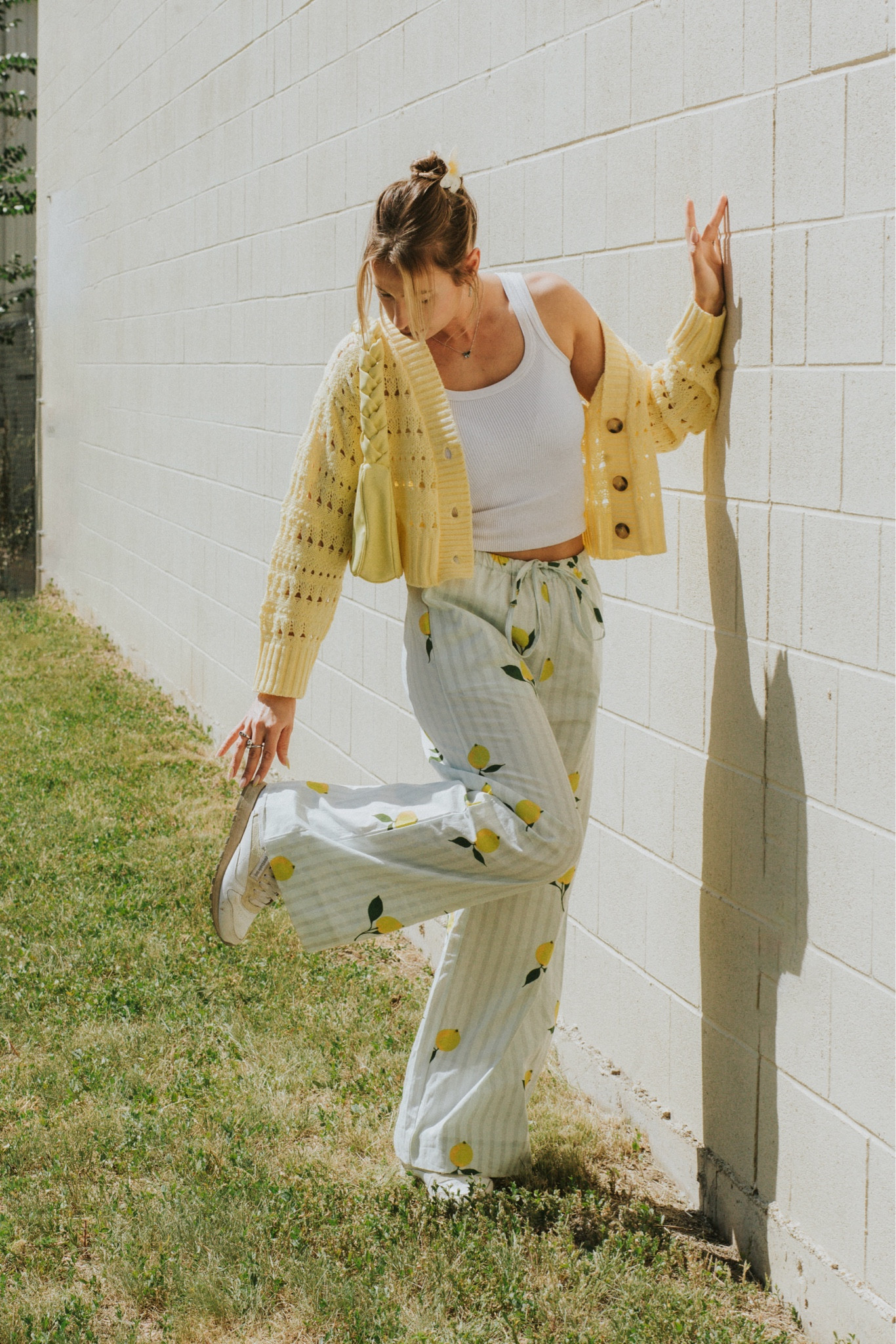 Yellow cardigan 
Pajama trousers 
Yellow Amazon bag 

#LTKStyleTip #LTKSeasonal