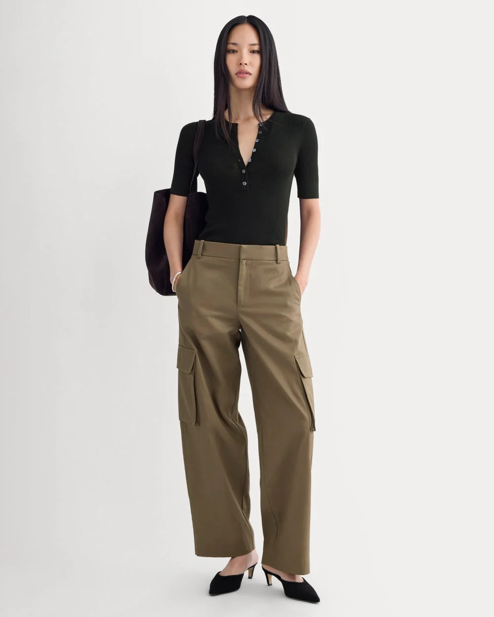 Women's Wide-Leg Cargo Trouser in Buttersmooth by Everlane in Deep Taupe, Size 14 | Everlane
