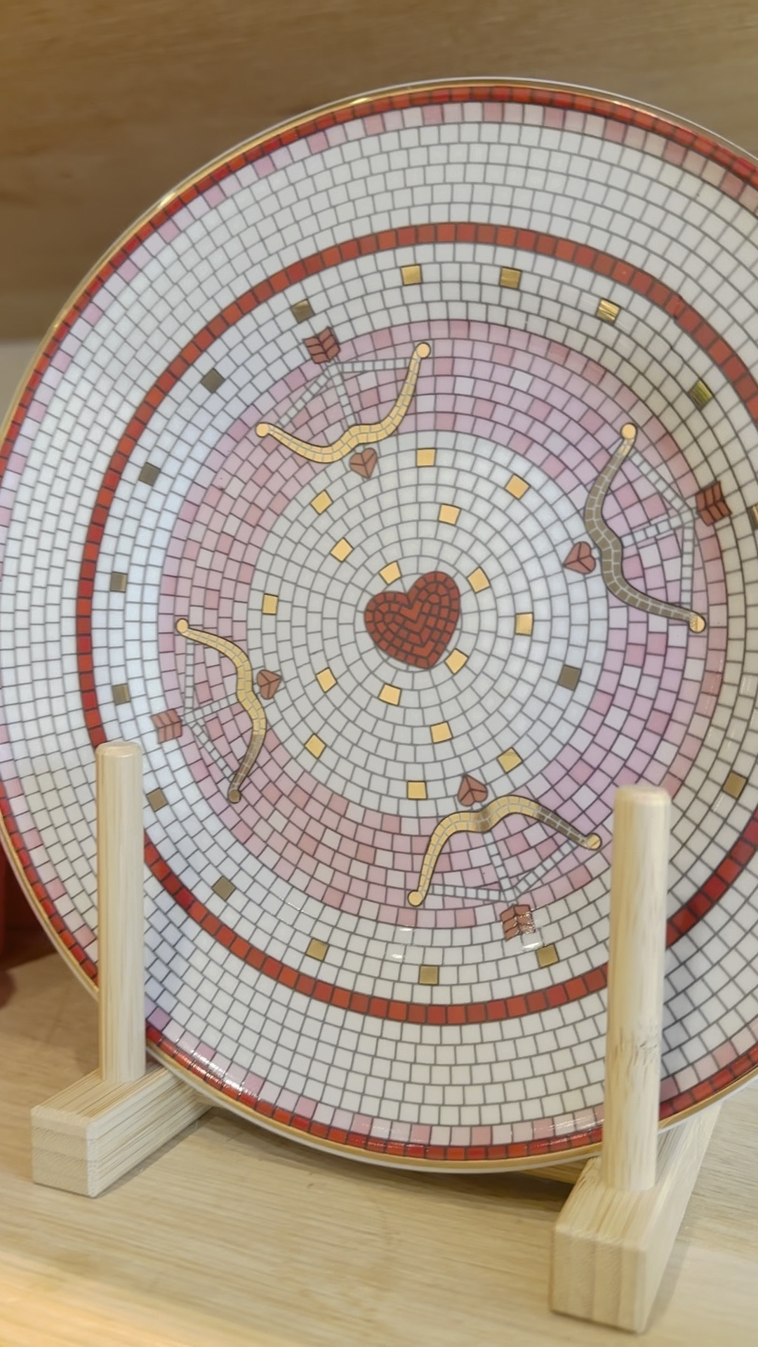 Love in the air. #Valentines #tabletop #homedecor

#LTKHome #LTKGiftGuide #LTKWatchNow