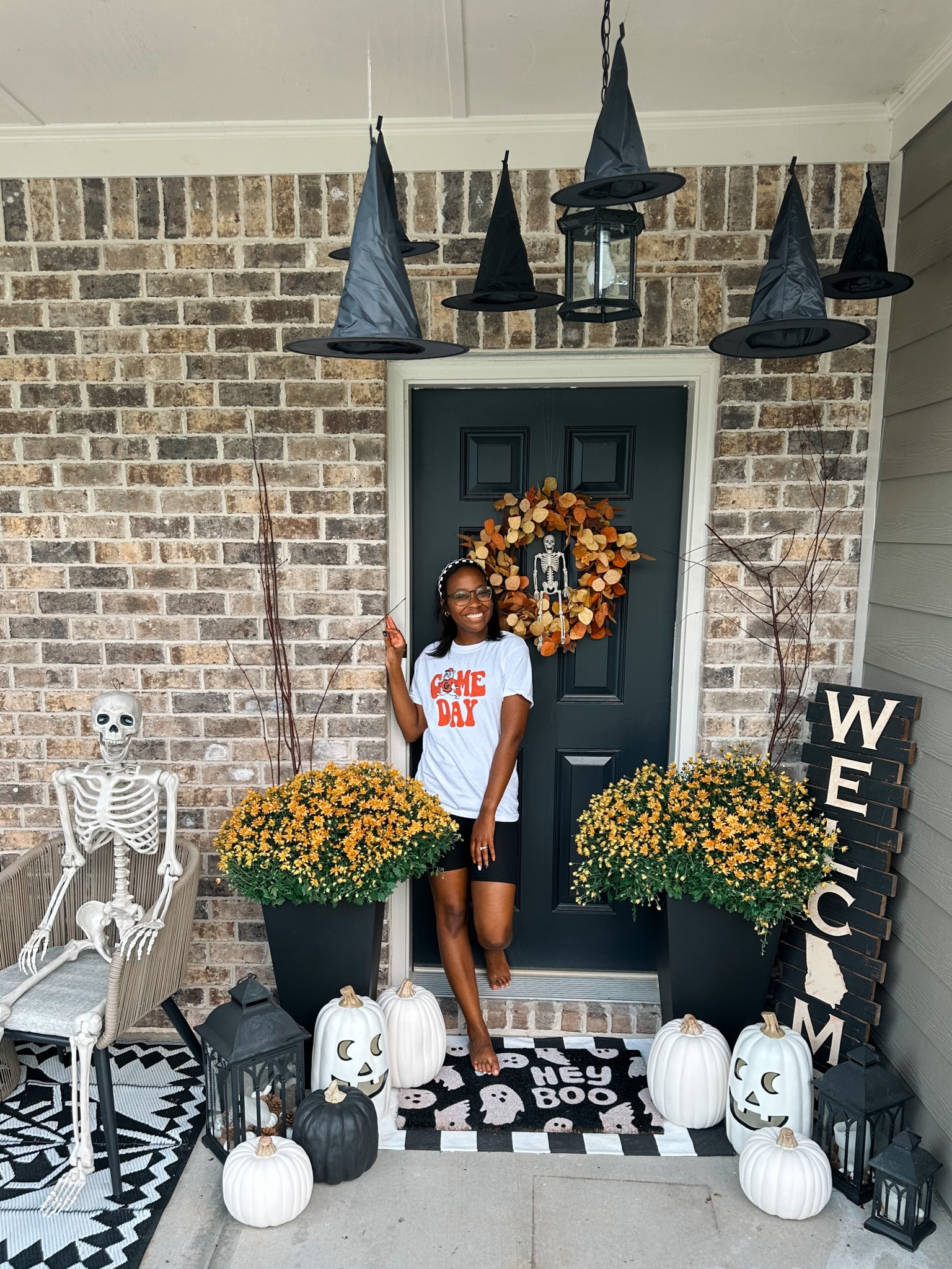 Falloween porch decor!

Fall decor
Halloween decor
Fall porch decor
Halloween porch decor


#LTKHalloween #LTKhome #LTKSeasonal