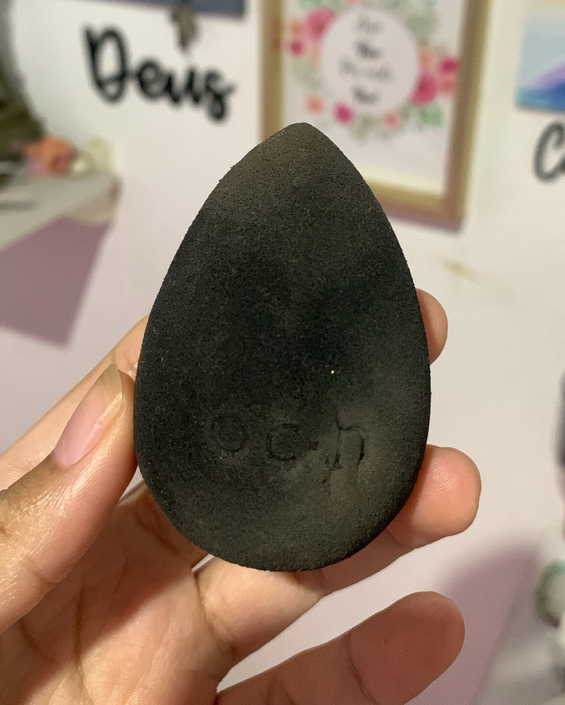 Esponja da Oceane. Eu adorei. Muito macia. Vale a pena. Ps: A minha está suja, porque estou usando no momento kkk 
#ltkgift 

#LTKbrasil #LTKGiftGuide #LTKbeauty