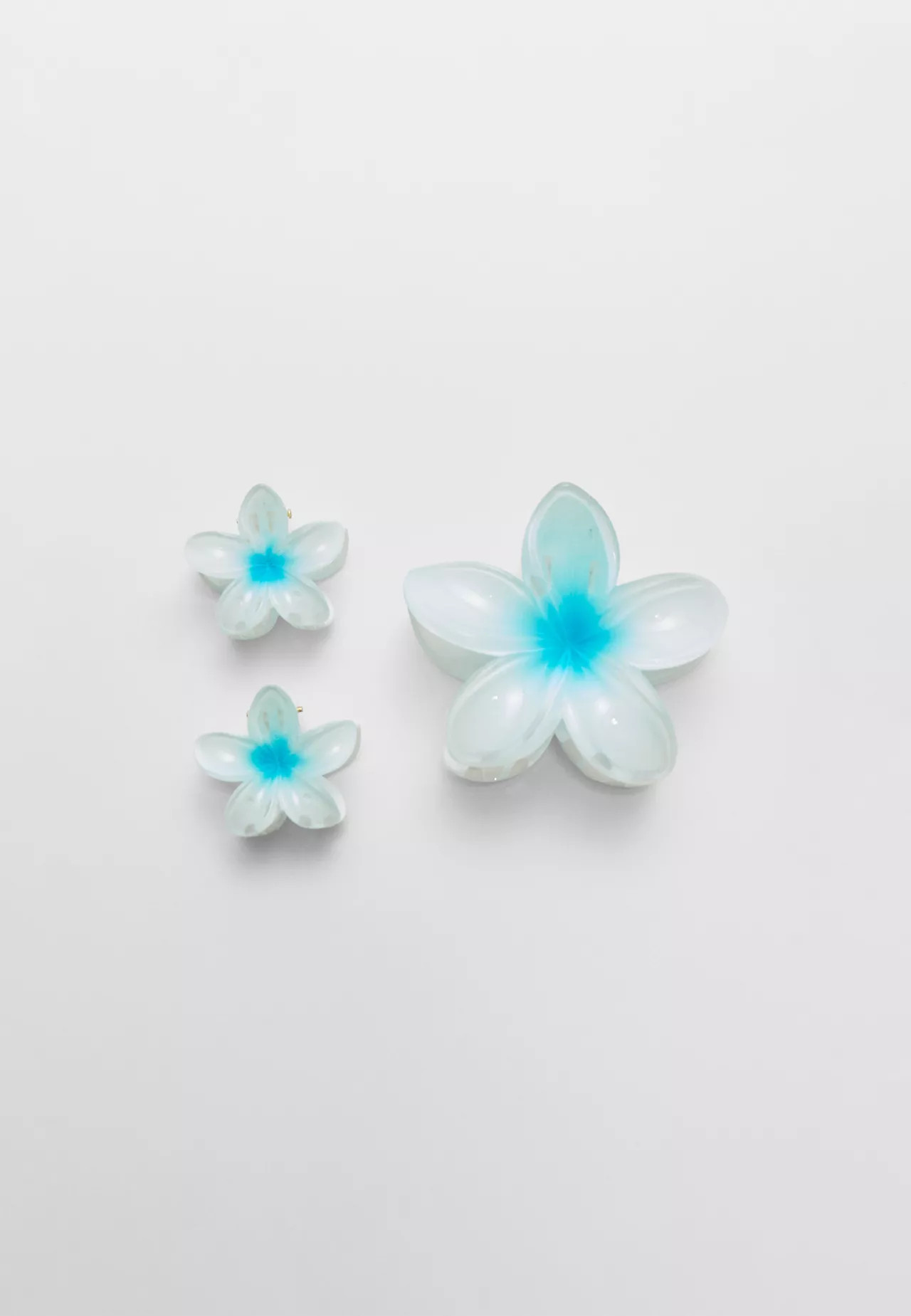 Pack of 3 floral hair clips - Women's All | Stradivarius United Kingdom | Stradivarius (UK)