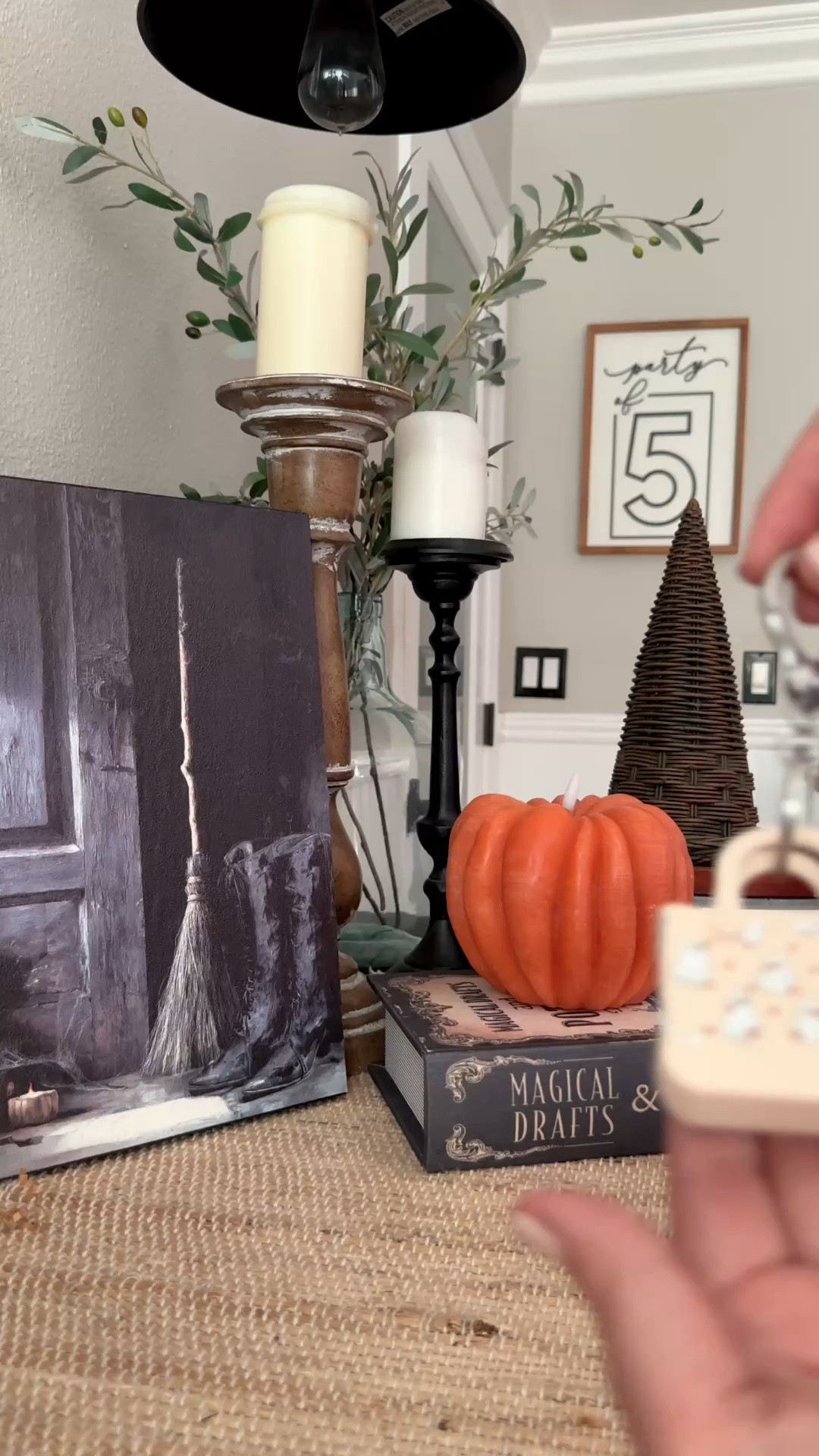 These Bogg Bag mini Halloween keychains might be the cutest thing I’ve seen for Halloween this year! So fun for gifting🦇🎃👻

#LTKstorytime #LTKSeasonal #LTKHome