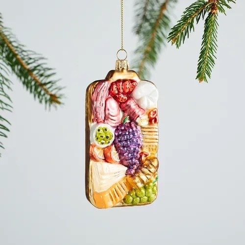 Incoming: More cute ornaments! This charcuterie board is perfect for the hostess in your life!

#charcuterieboard #christmasornaments #glassornaments #heirlooms #hostessgift #classicchristmas

#LTKHoliday #LTKGiftGuide #LTKFindsUnder50