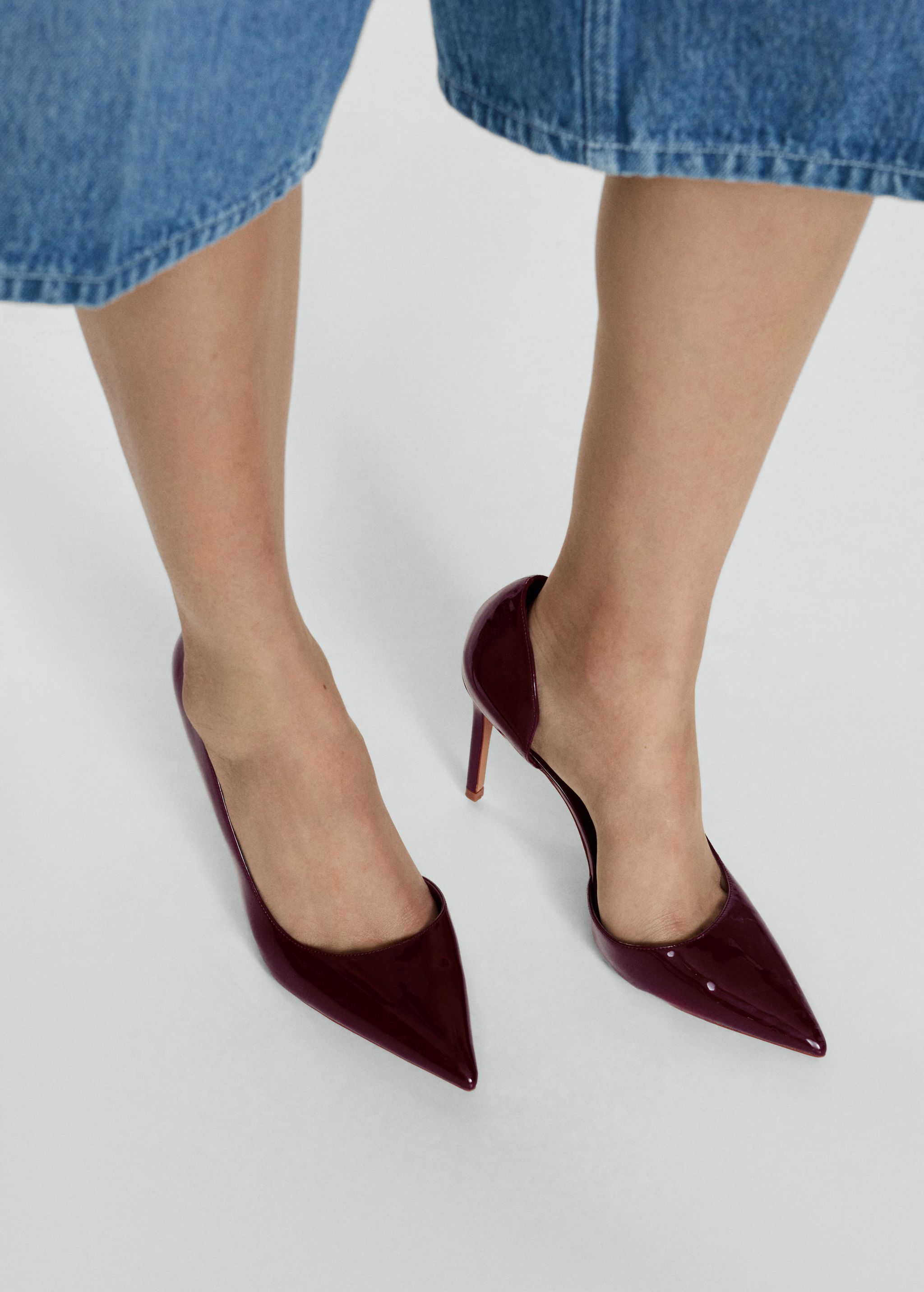 Asymmetrical heeled shoes | MANGO (US)