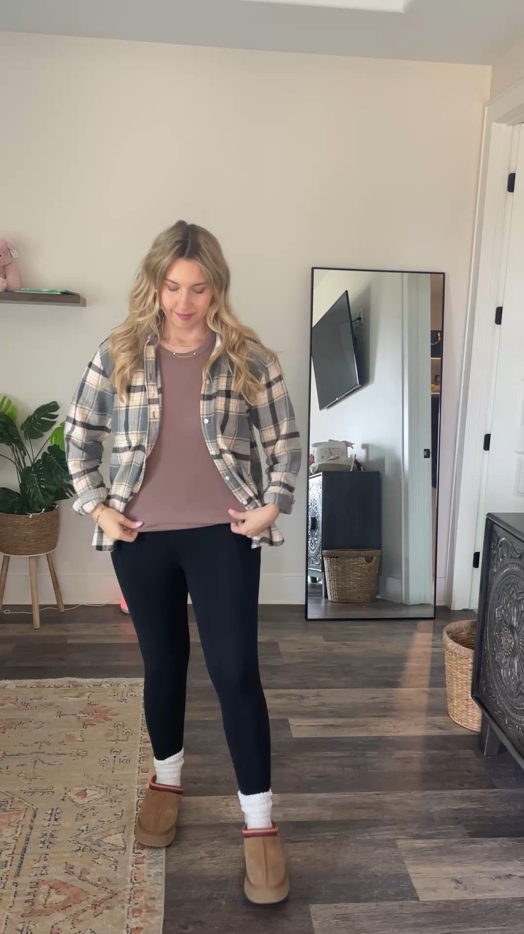 SAHM OUTFITS 🩶🤍🖤🤎