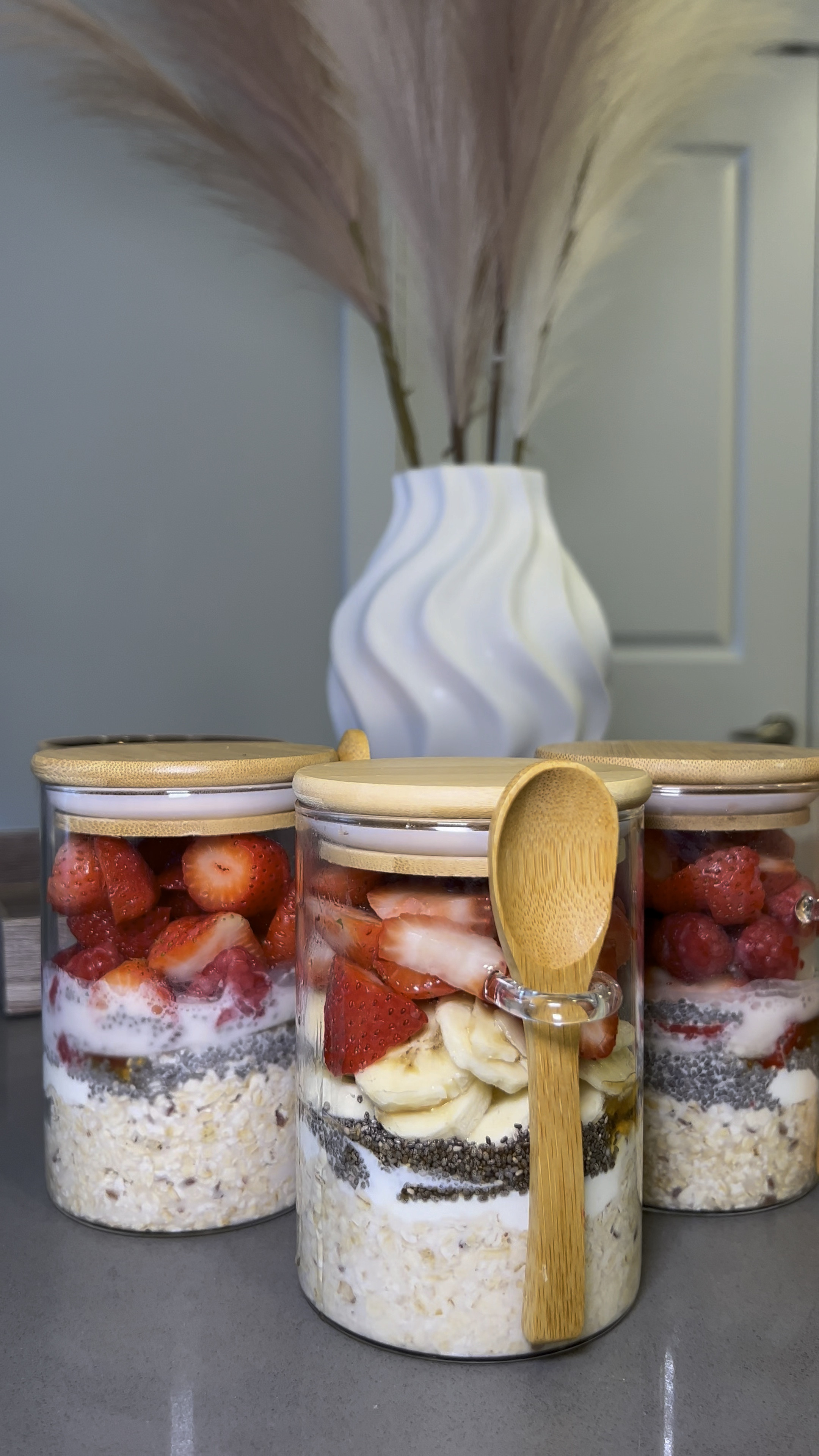 OVERNIGHT OATS 

#LTKfitness #LTKVideo