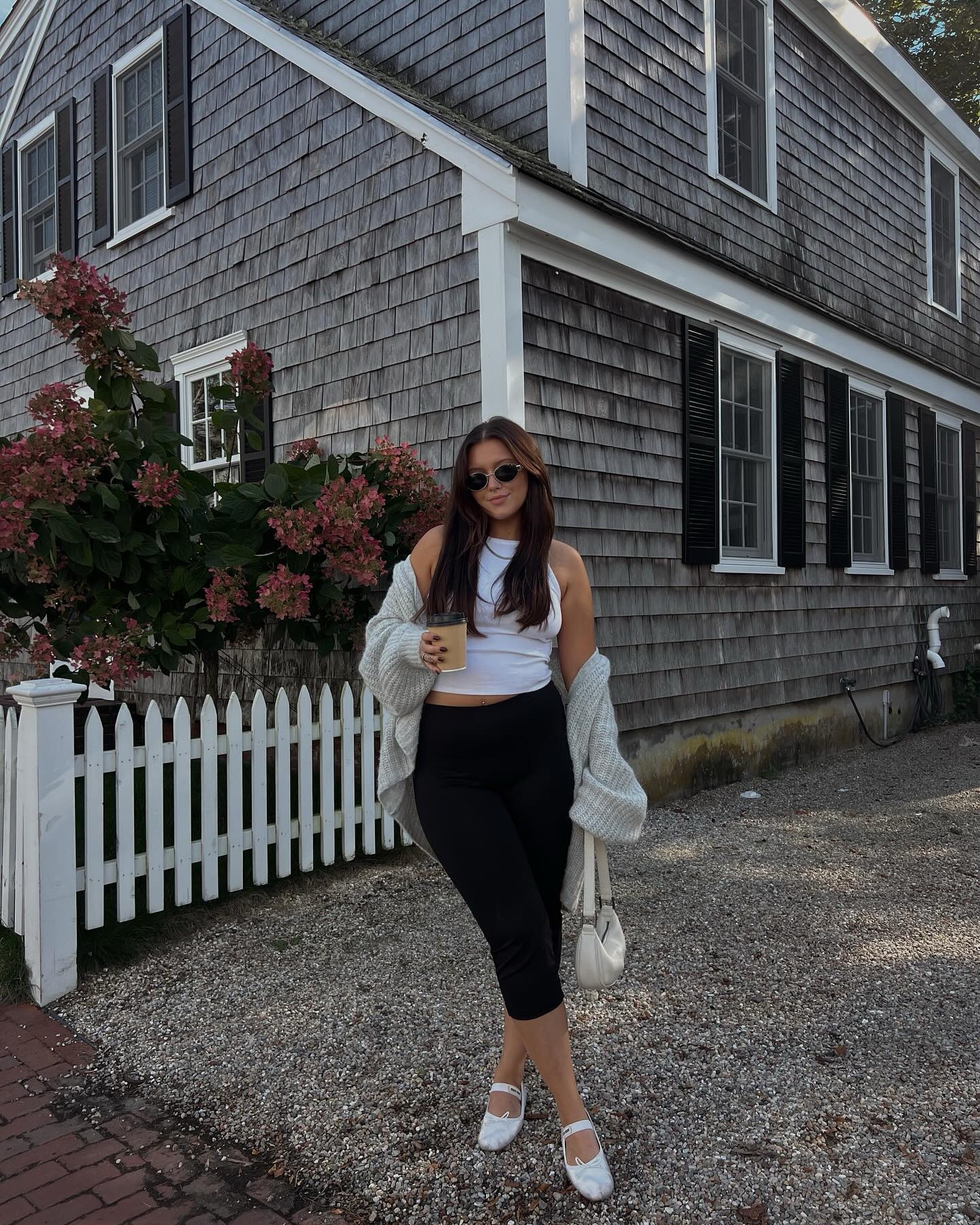 east coast fall>>

#fallstyle #effortlesschic #sezanelovers #miumiuflats