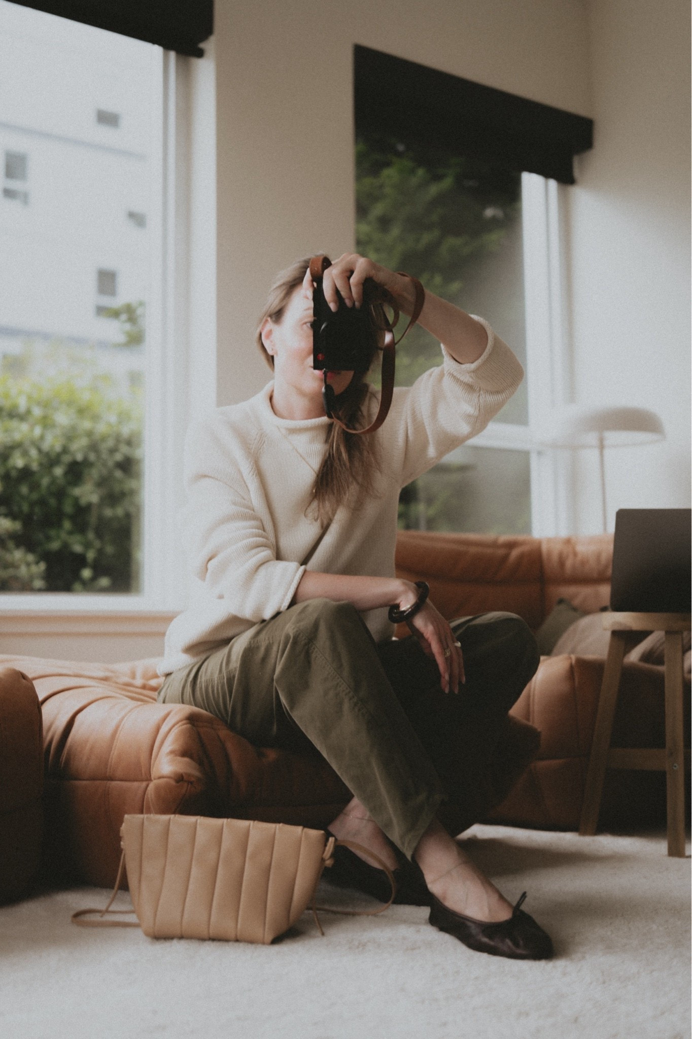 Loving this sweater weather in June throughout the PNW 🥰
Pants: Nili Lotan Tribeca
Bag: Maeden Boulevard 
Ballet flats: 🥿 Massimo Dutti 
Cotton sweater: @jcrew 1988 rollneck 
Jewelry: David Yurman

#LTKootd #LTKSeasonal #LTKWorkwear