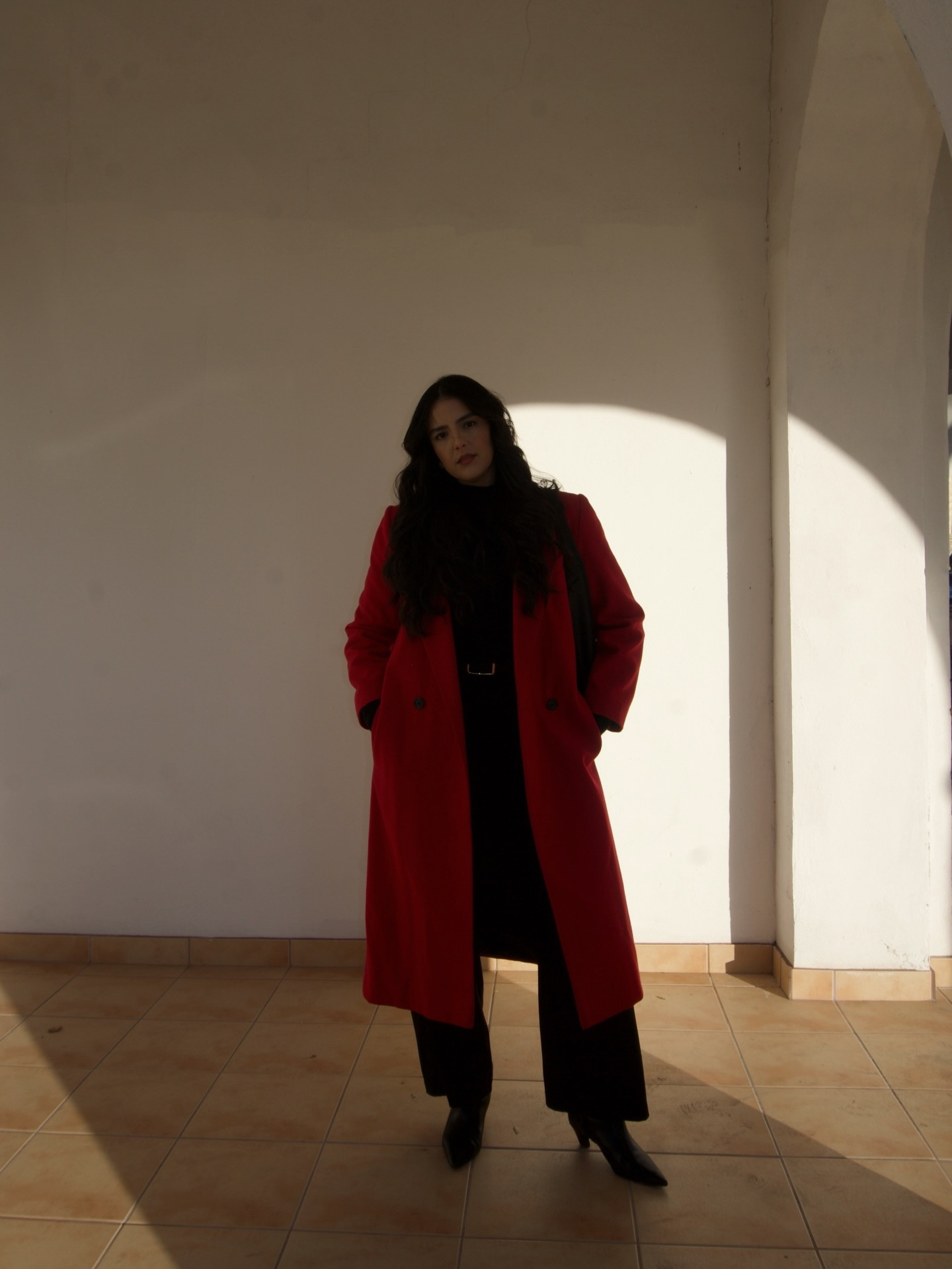 this coat was my best thrift find of 2025 ♥️✨
.
.
.
.

#winterfashion #thriftedstyle #midsizefashion #thriftfinds