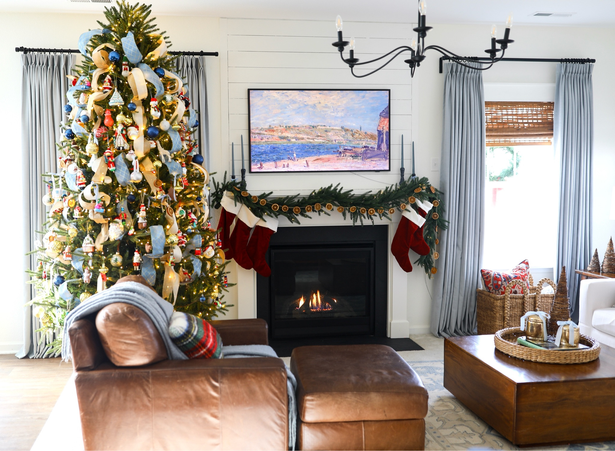 Christmas living room decor : coastal southern living room
Decor / coastal living room /southern living room / southern home decor / coastal grandmother living room / coastal interiors / pottery barn living room/ blue curtains coastal/TAILORVIBE curtains Lindy / traditional chandelier / coastal Christmas tree / nostalgic Christmas tree / red stockings / fireplace mantle garland / realistic garland petit /traditional home decor /

#LTKHoliday #LTKHome #LTKSaleAlert