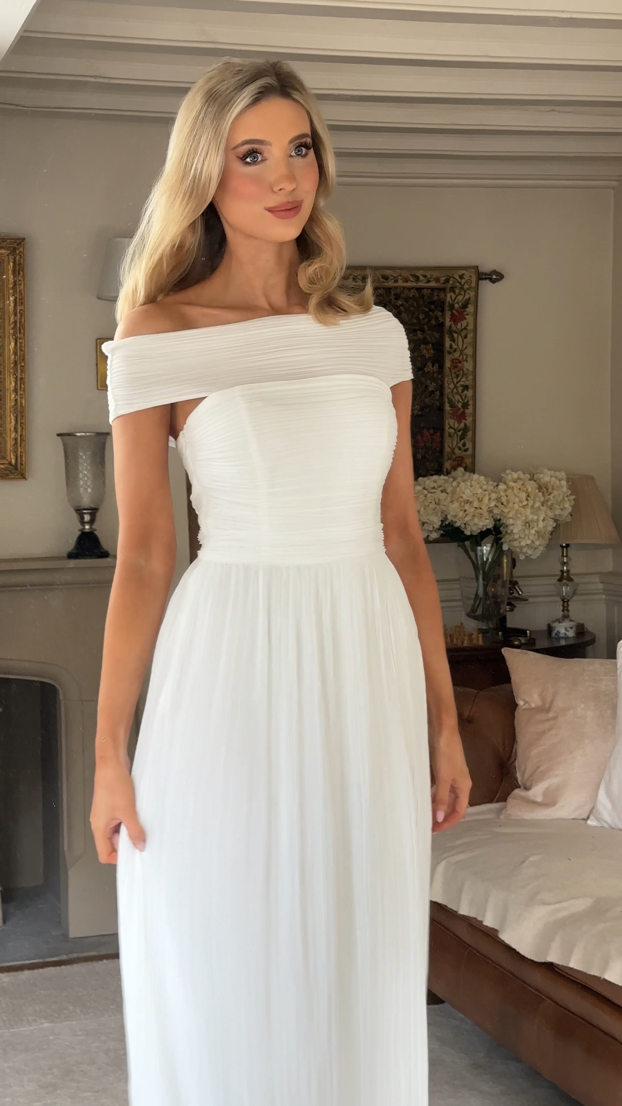 Can you believe this dress is high street!?! 
Such beautiful quality. 
The jewellery is coming soon at Nice Cream London 🤍 make sure to keep an eye out!



#LTKFashionMonth #LTKpartywear #LTKuk