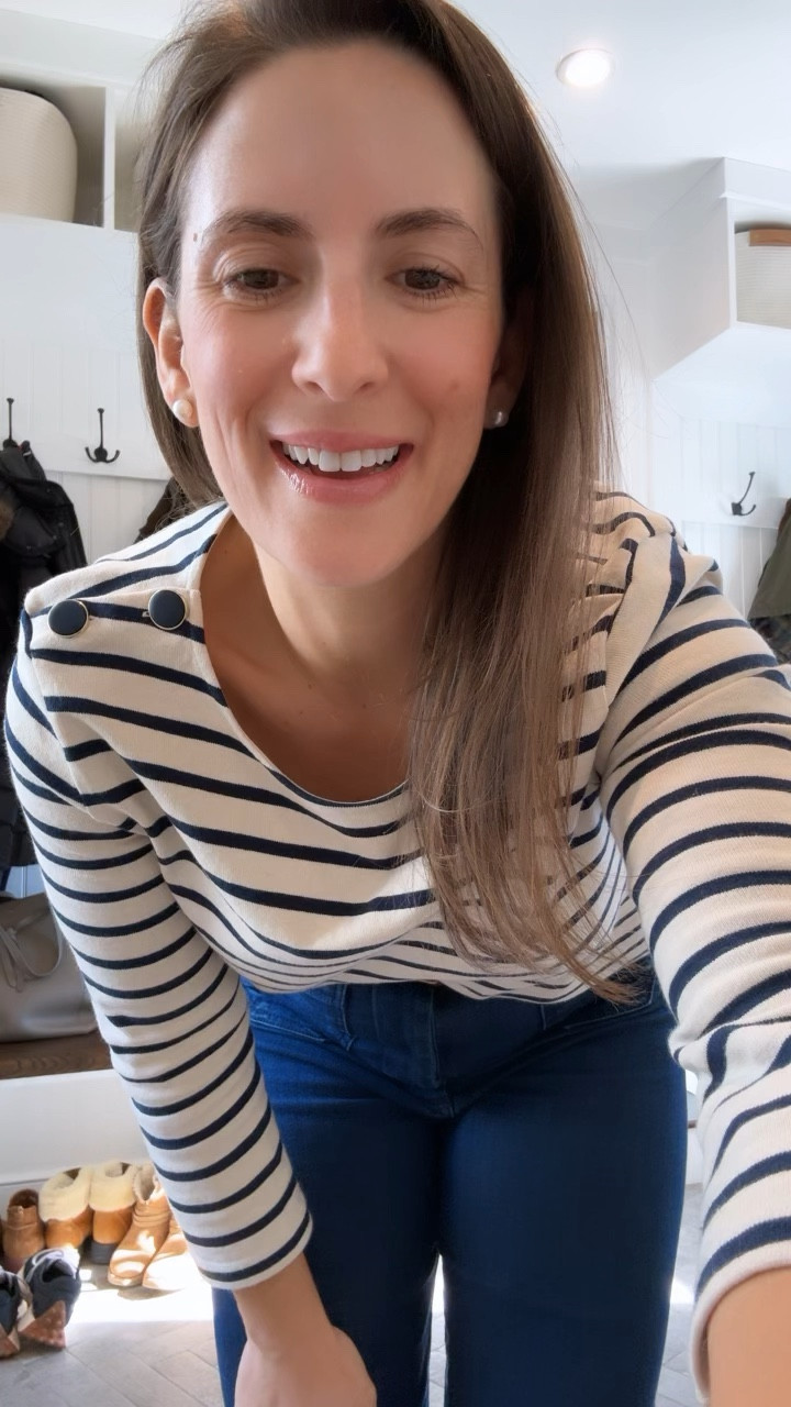 My Monday outfit for running errands and a meeting! I have these pants in two colors and love them! They have a good amount of stretch so you may need to size down! 