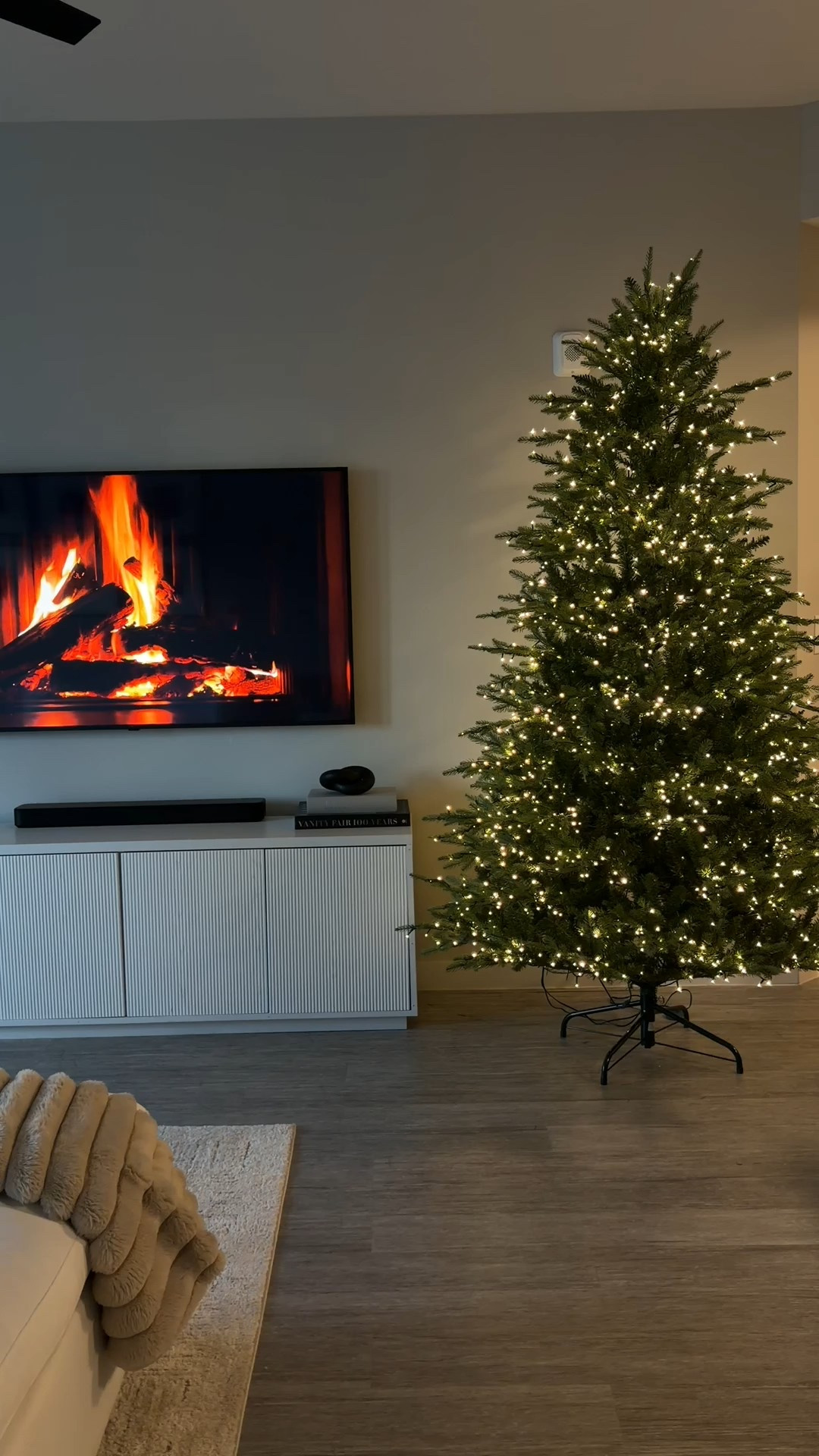 The viral HOME DEPOT Christmas tree, sooo worth it to get! ✨ I got the 7.5! 



#LTKHome #LTKSeasonal #LTKHoliday