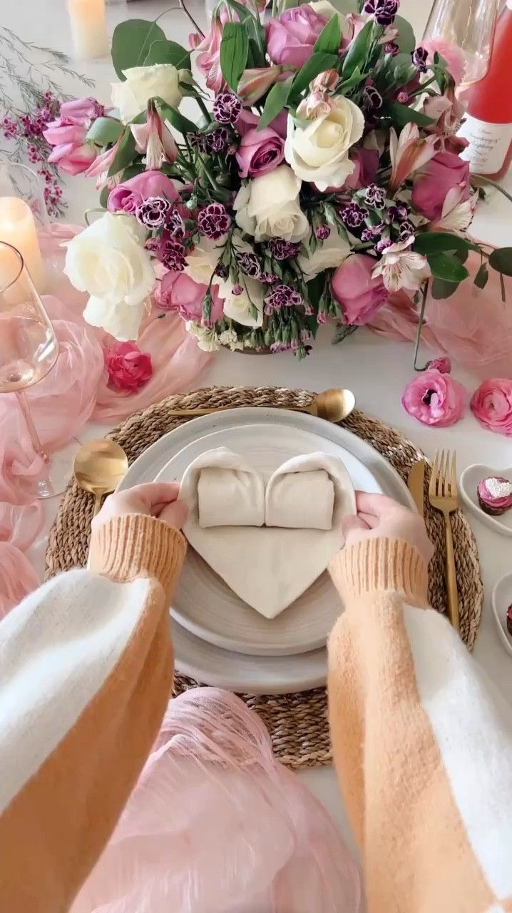 Servilleta de corazon #valentineday #diyvalentine #valentine #diy

#LTKHome #LTKStyleTip #LTKSeasonal