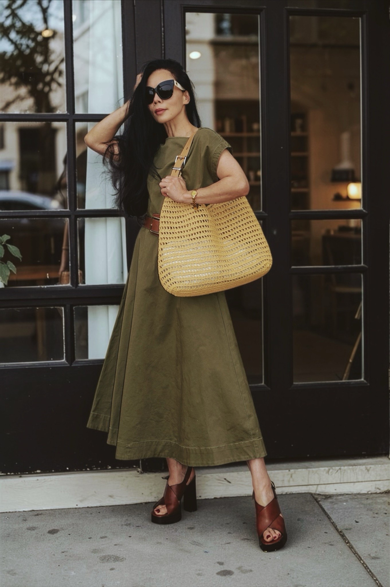 Lately, I’ve been living with this crocheted hobo shoulder bag , and the watch, too! 
@michaelkors-us #michaelkors #mkpartner