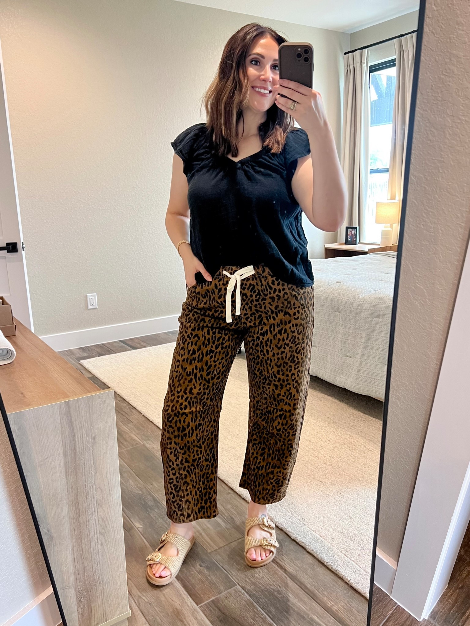 Barrel pants - cheetah print - size medium 

Amazon, Amazon Finds, comfy pants, everyday style, midsize 

#LTKMidsize #LTKootd