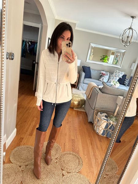 Xs in jacket
25 in jeans
Boots- use code: COCO20


#LTKfitness #LTKtravel #LTKstyletip