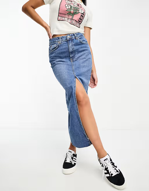 Stradivarius stretch denim midi skirt in blue | ASOS (Global)