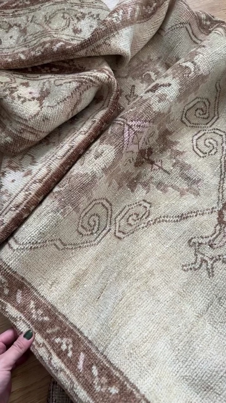 The Enzo runner has brown and neutral hues- perfect for a kitchen or hallway!

#LTKHome