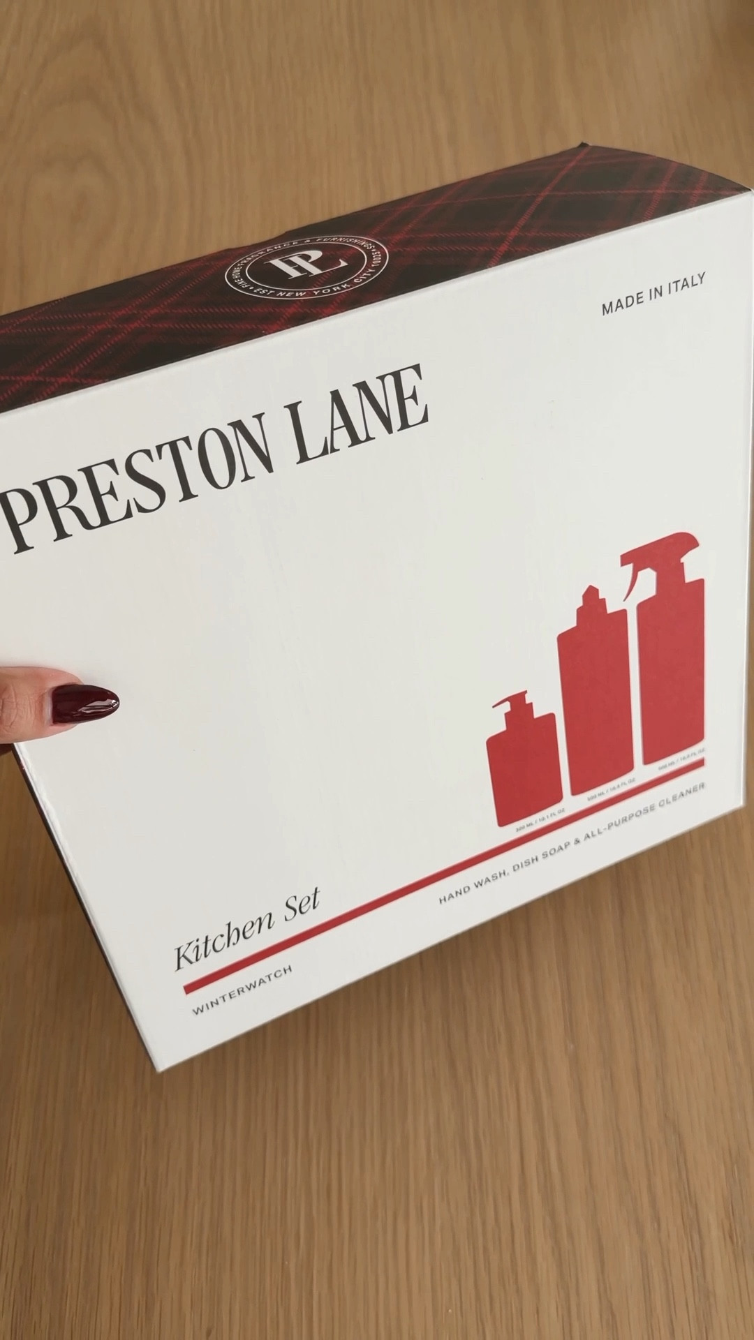 This Beautiful Preston Lane Holiday gift set would make a gorgeous home/hostess gift! This delicious holiday sent is 20% off right now and you can give the whole box as a gift or spit them up for individual gifts.🎁 

#GiftsForHer #GiftGuide #Home #HomeGifts #HostessGift #PrestonLane #HomeCare #KitchenSet #Kitchen #Cleaning #Holiday #Christmas #ChristmasGiftIdea