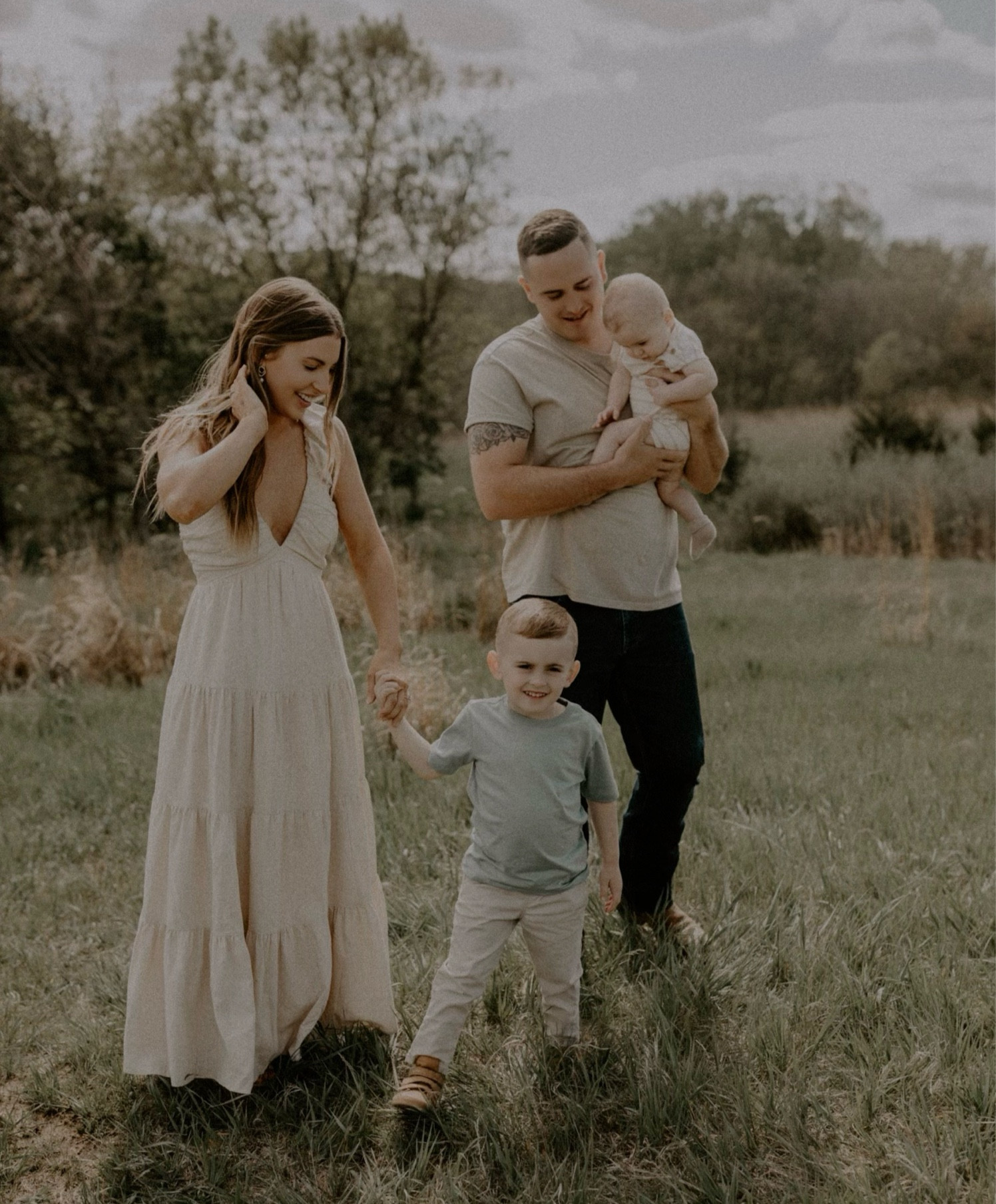 family picture dress! wearing a size XS (2)