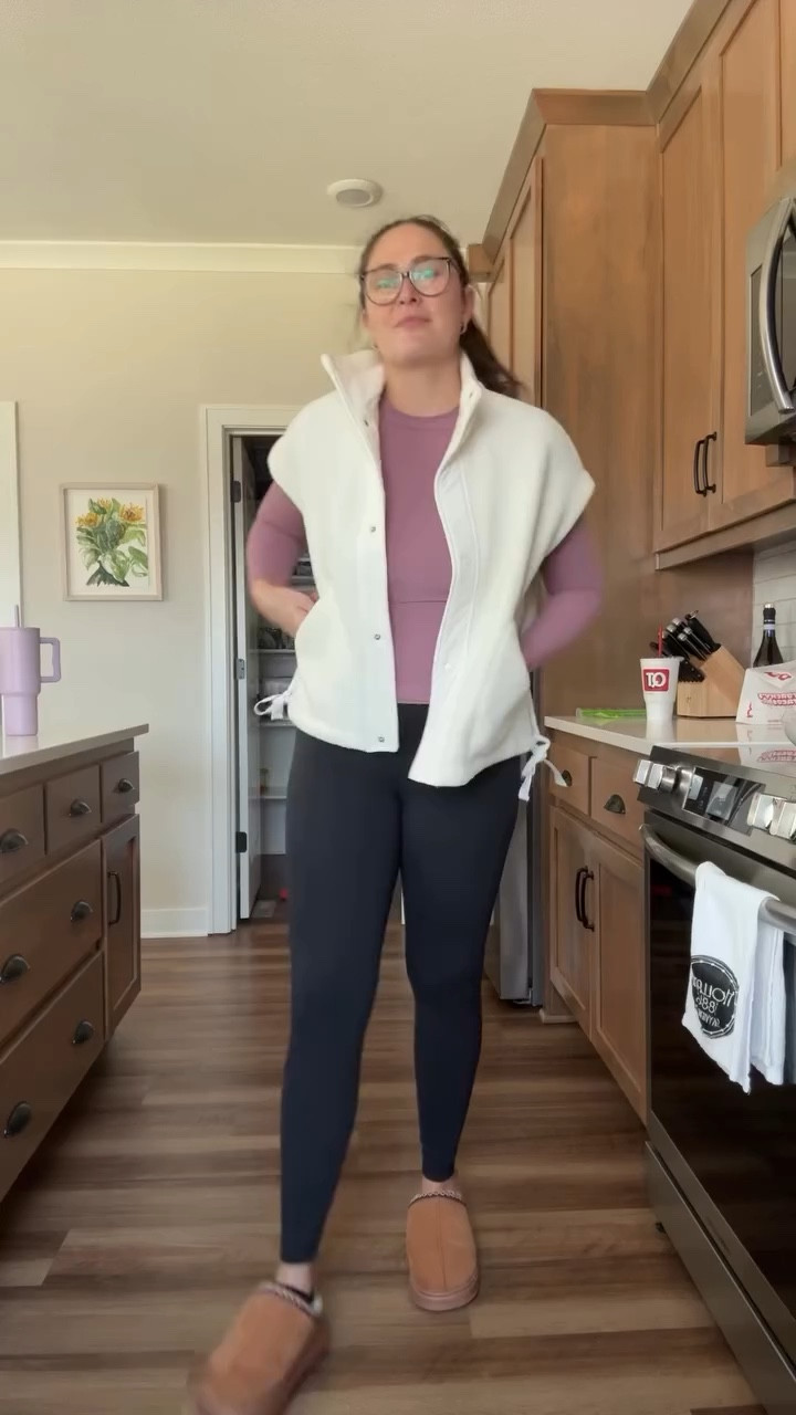Real mom OOTD ❤️


#ootd #ootdfashion #amazonfinds #amazonfashion #momlife #momblogger #momoutfits

#LTKMostLoved 

#LTKActive #LTKStyleTip