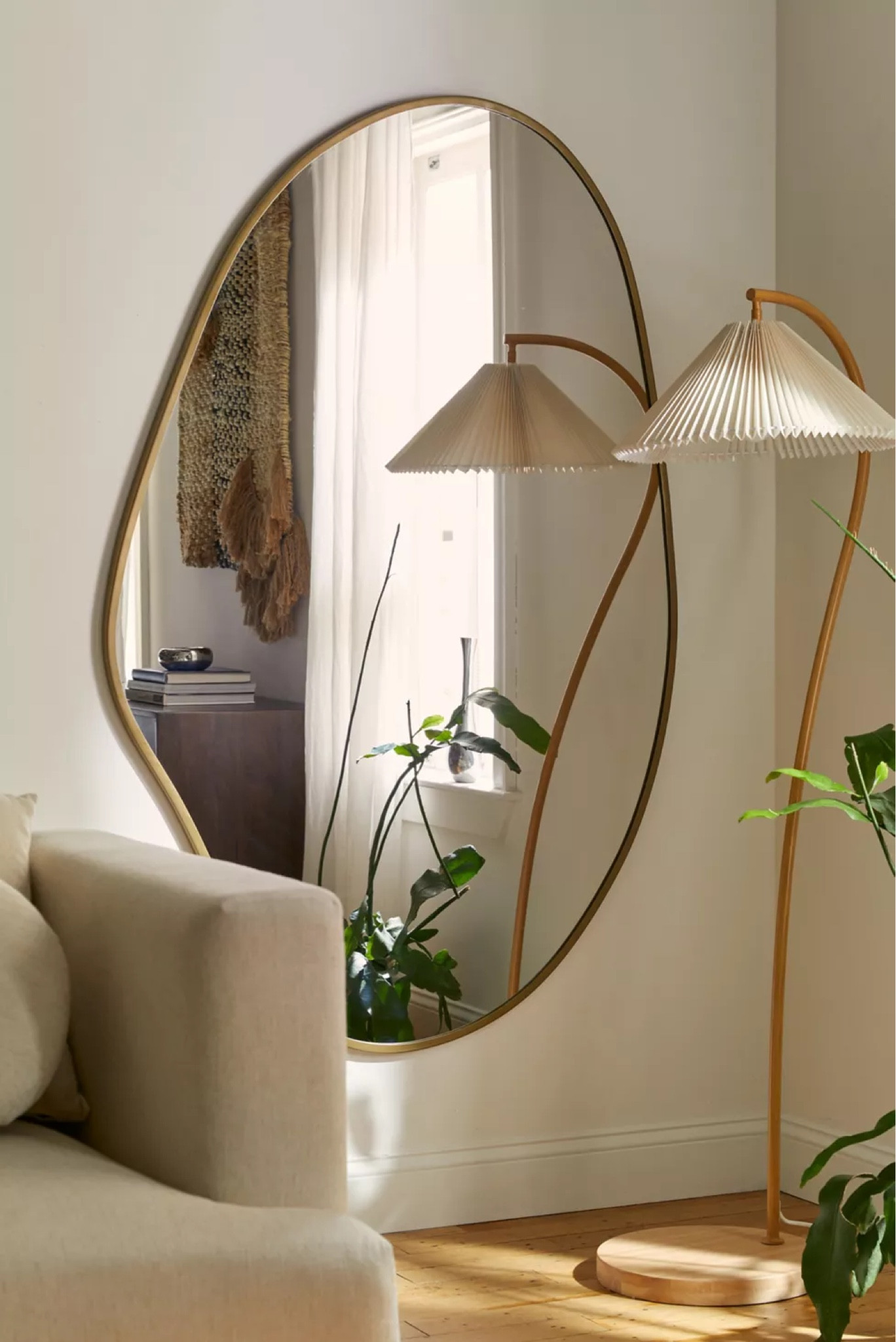 Aria Blob Floor Mirror by Urban Outfitters ✨


Wabi Sabi decor 
Urban outfitters home finds 
Modern organic design 
Living room finds 
Living room ideas 
Neutral home finds 
Neutral home decor 
Japandi 
Minimalist home decor 
Imperfect decor 

#LTKhome #LTKstyletip