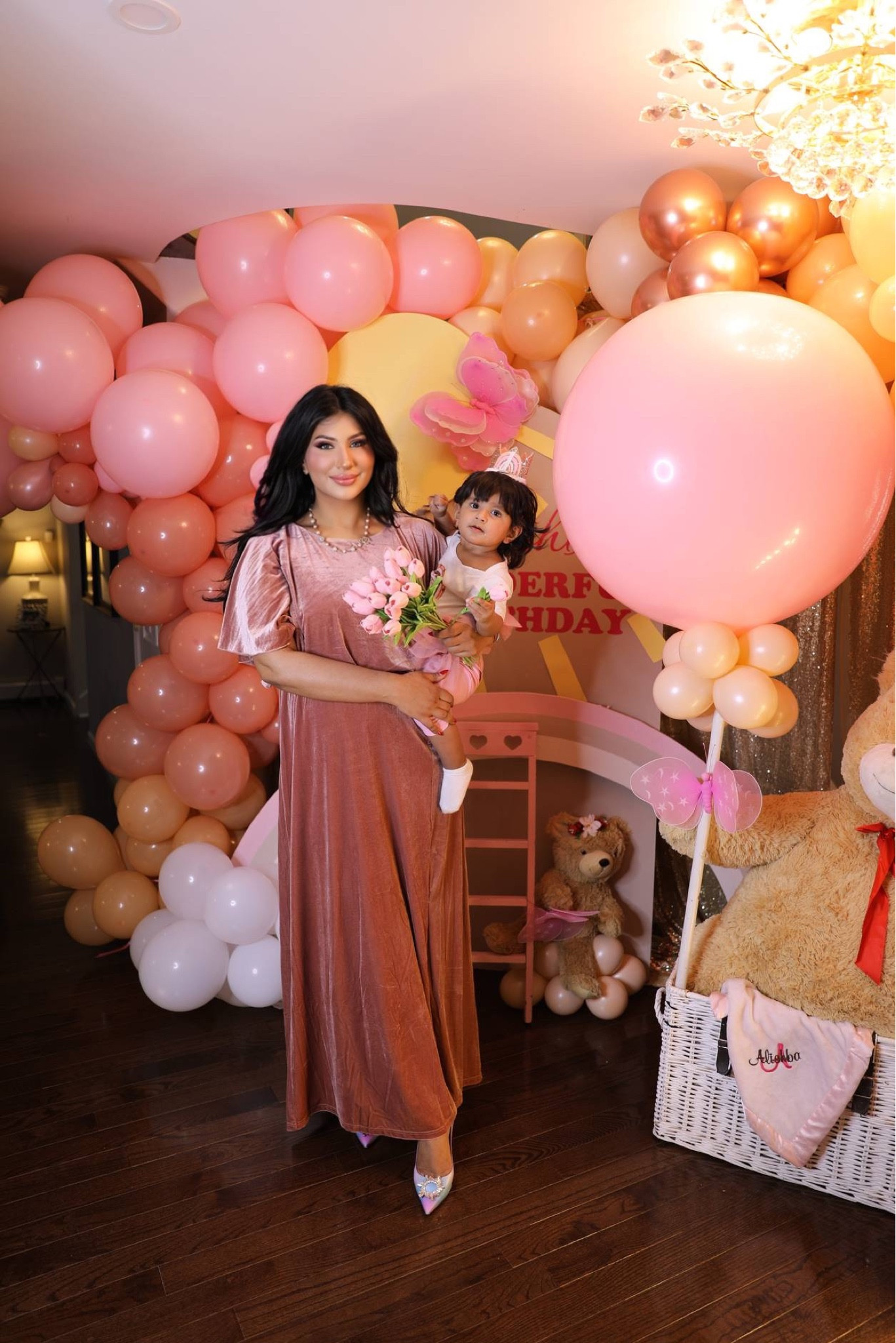 My baby girl turned 1! Here are the outfits we chose for our last minute event.