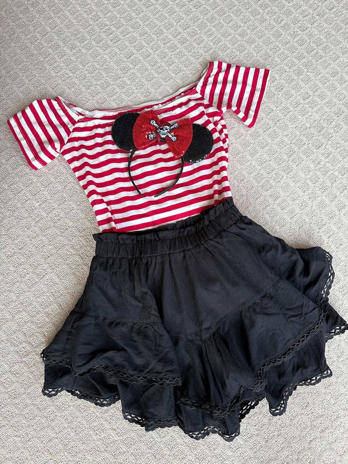 Embrace the pirate spirit with these adorable Minnie Mouse pirate ears! Perfect for any adventure. #pirateparty #disneyfun

#LTKTravel #LTKdayinmylife #LTKootd