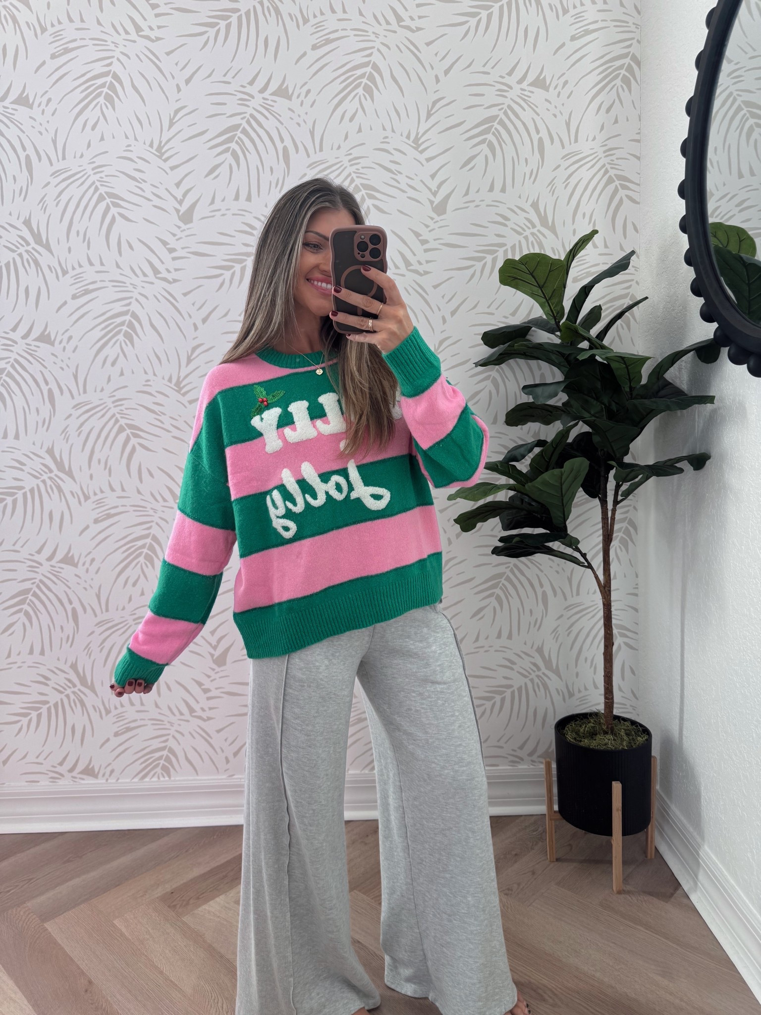 Such a fun Christmas sweater in! Pick up at target for a last minute look 🎄💕