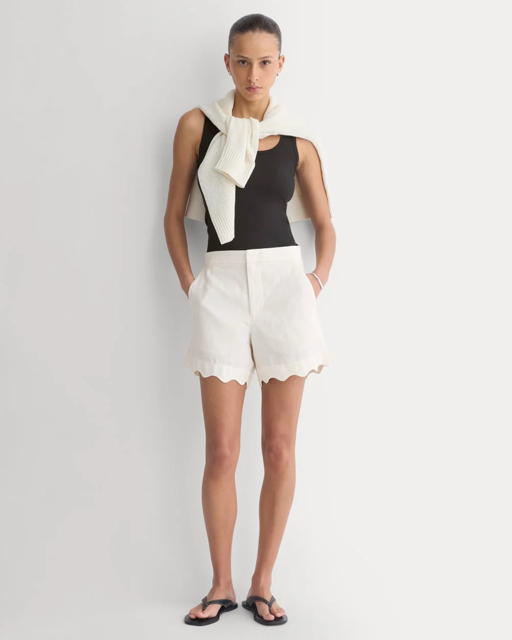 Scalloped Edge Short in Linen | Bone | Everlane