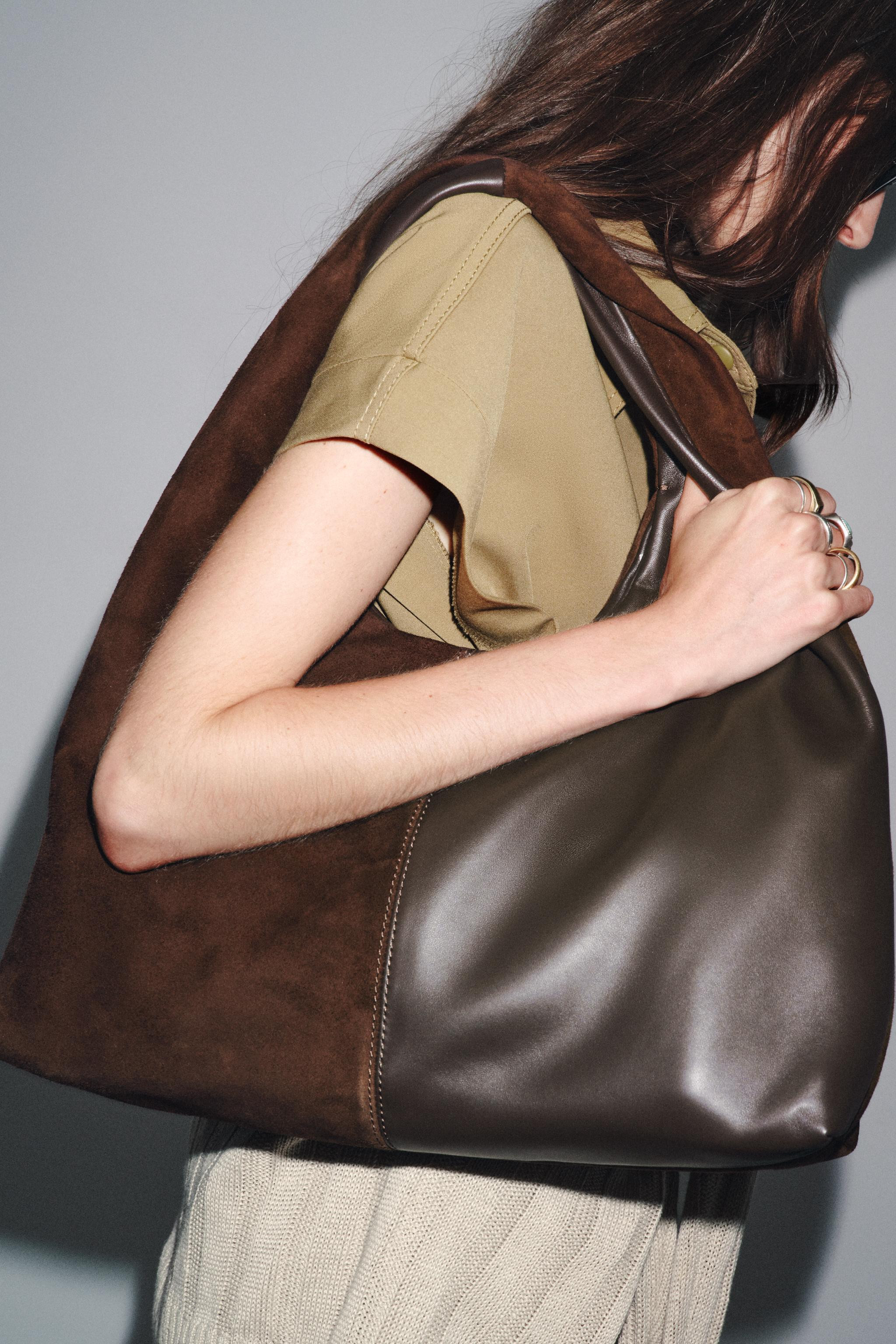 CONTRAST LEATHER SHOULDER BAG$ 239.00Chocolate | 6009/610/721Add to cartAddContrasting leather an... | Zara US