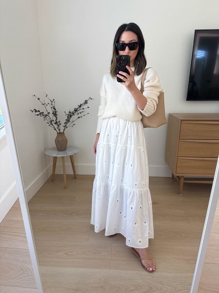 White eyelet maxi skirt. Was worried about the length but it totally works. Skirt isn’t overly puffy so I think that
Helps. @nordstrom #ad #nordstrompartner

Nordstrom sweater xxs
Desigual skirt xs