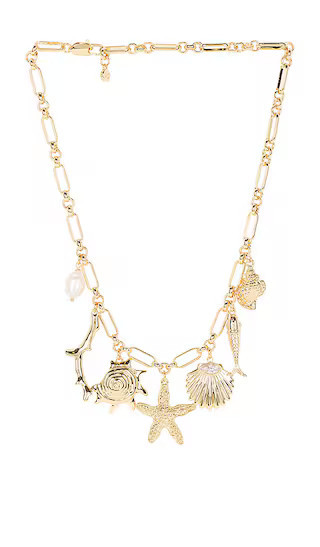 Ettika Shell Charm Necklace in Metallic Gold. | Revolve Clothing (Global)