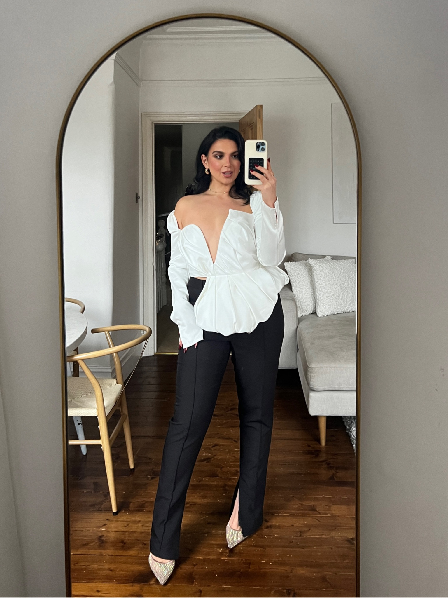 The most gorgeous top for all your festive outfits and these beaut split hem trousers are a match made in heaven ✨🍸

#LTKpartywear #LTKcurves #LTKuk