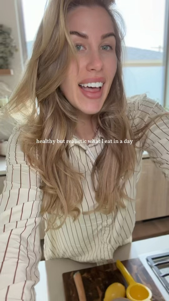 A healthy but realistic what I eat in a day!

#LTKvlog #LTKfoodie #LTKHome