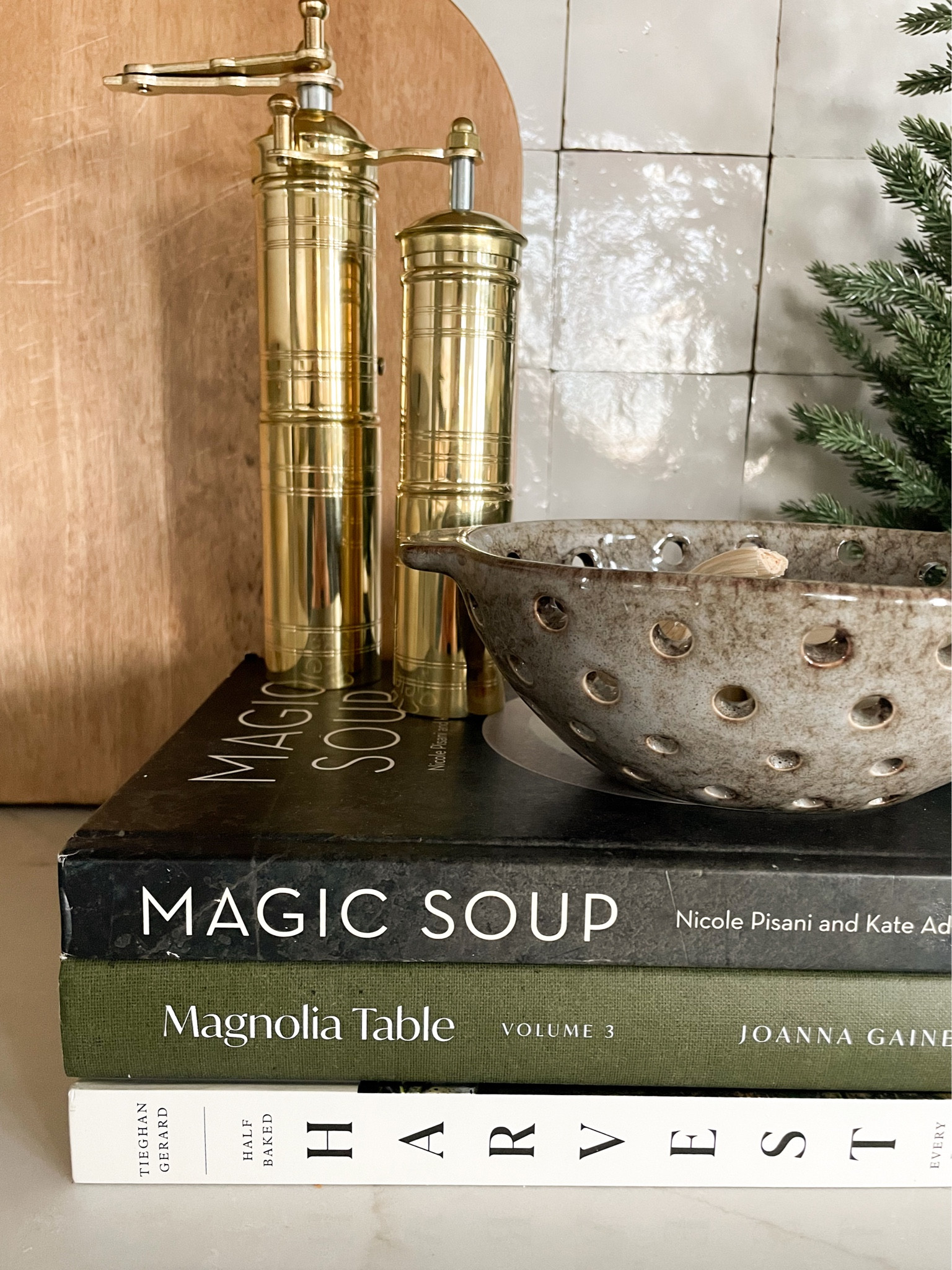 These salt and pepper mills are an incredible price!

Kitchen decor, counter decor, brass, salt and pepper, containers, vessels, styling books, cookbooks, cutting board, zellige, table top tree

#LTKfindsunder100 #LTKhome #LTKSeasonal